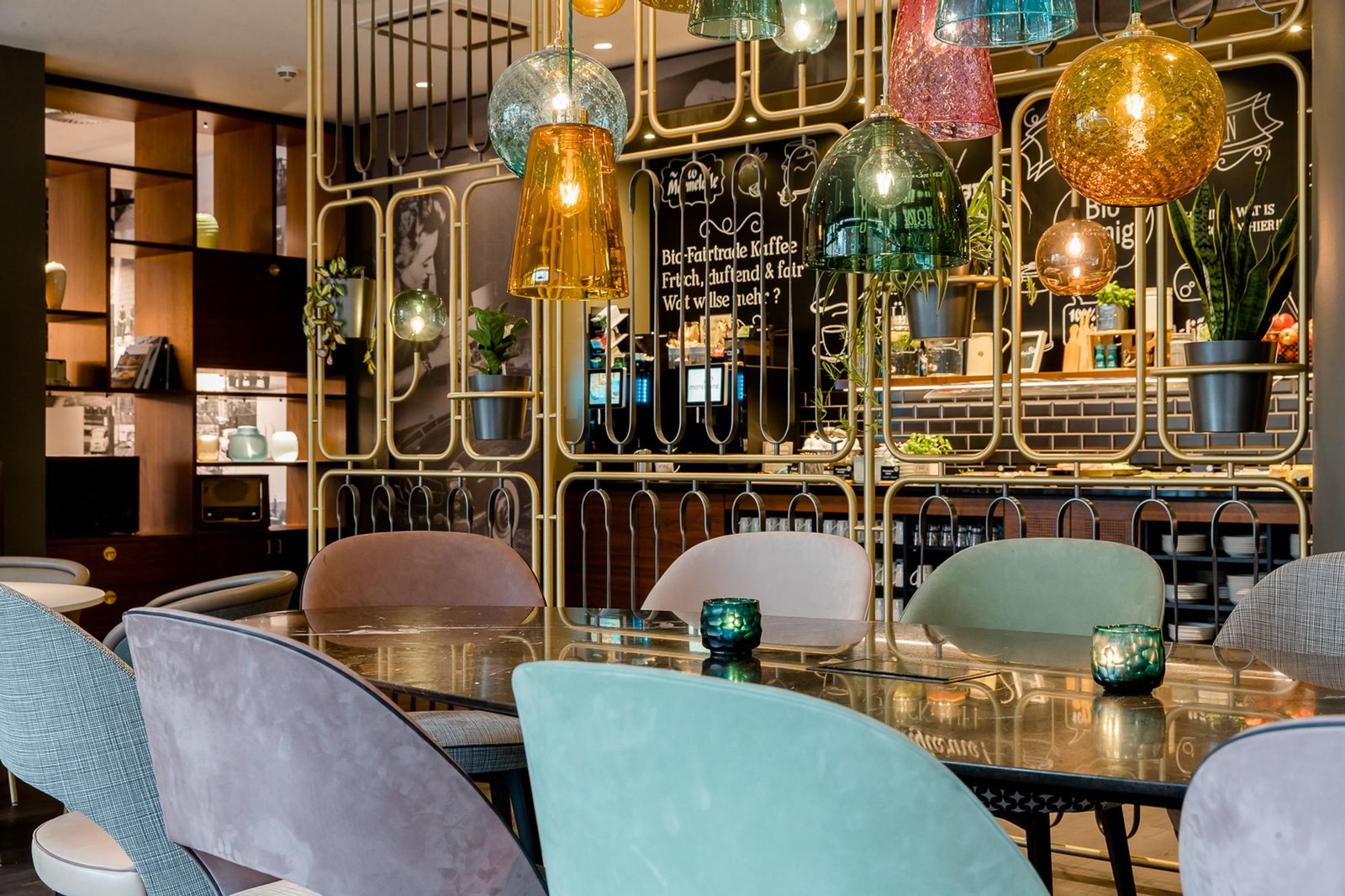 Hotel Motel One Essen, at the table