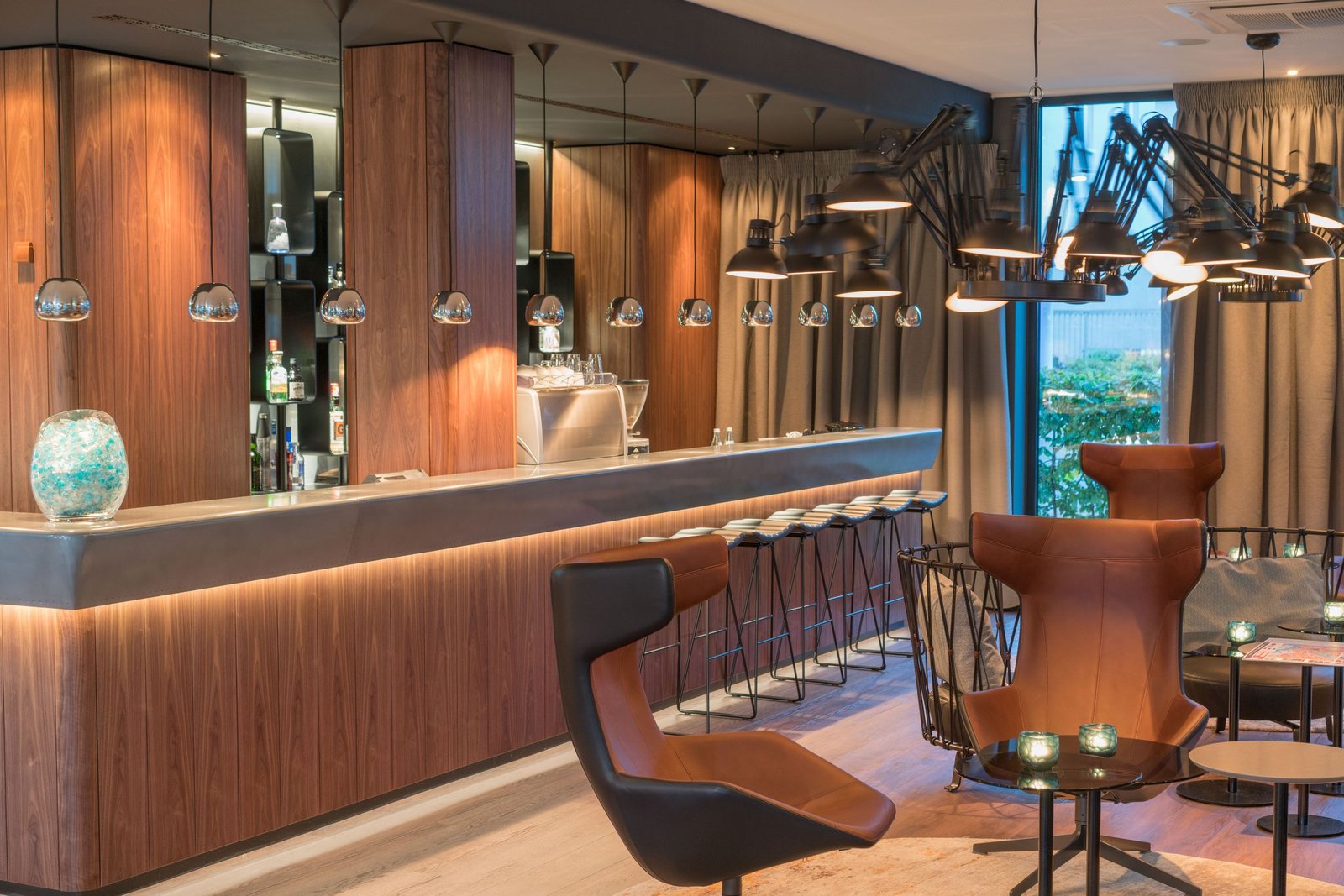 Hotel Motel One Hamburg-Airport, one lounge