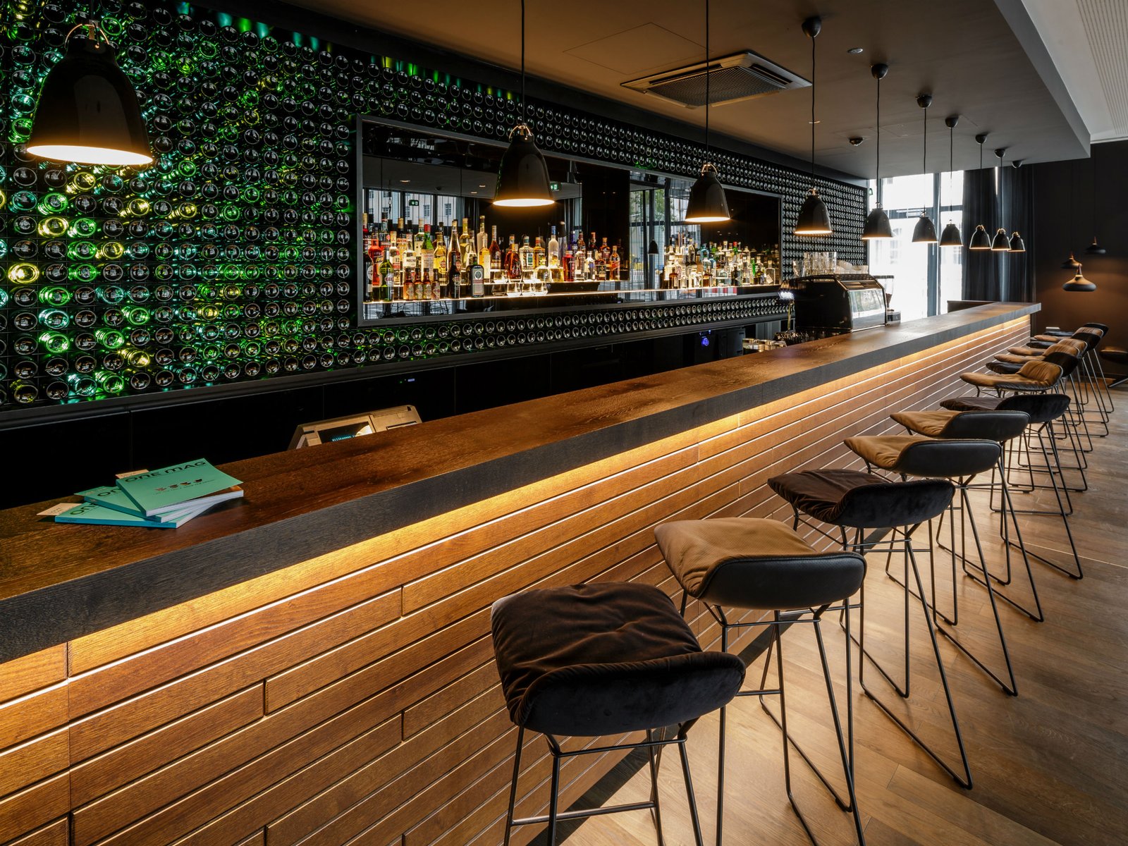Hotel Motel One Freiburg, one lounge