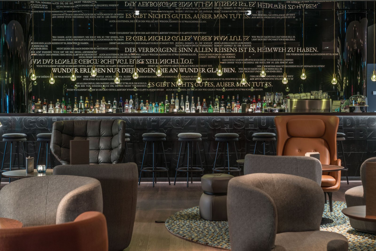 Hotel Motel One Dresden-Palaisplatz, one lounge