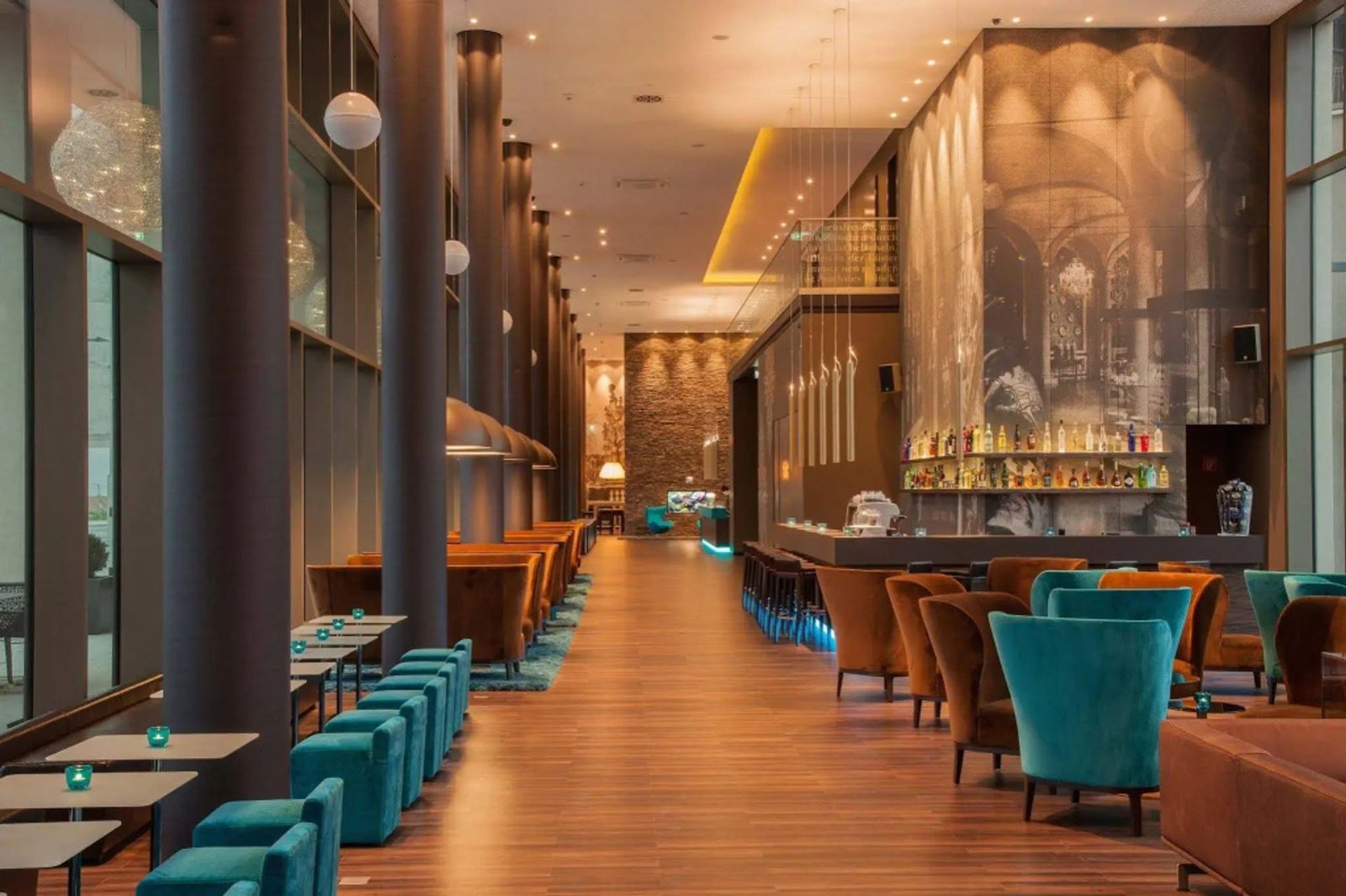 Hotel Motel One Dresden am Zwinger, one lounge