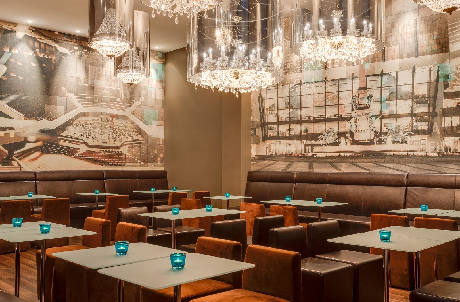 Hotel Motel One Leipzig-Augustusplatz, at the table