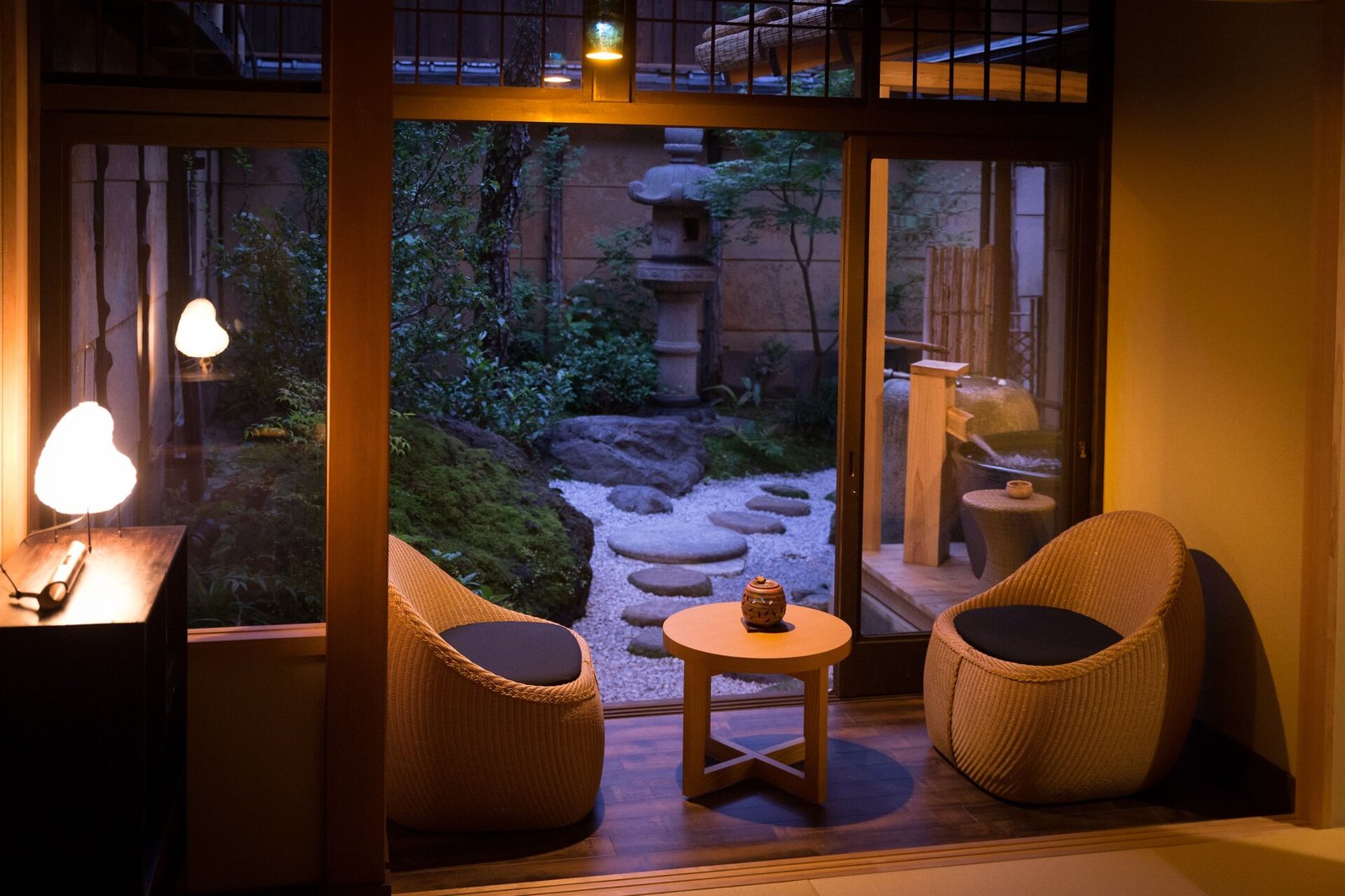 Nazuna Kyoto Nijo-jo — vibe