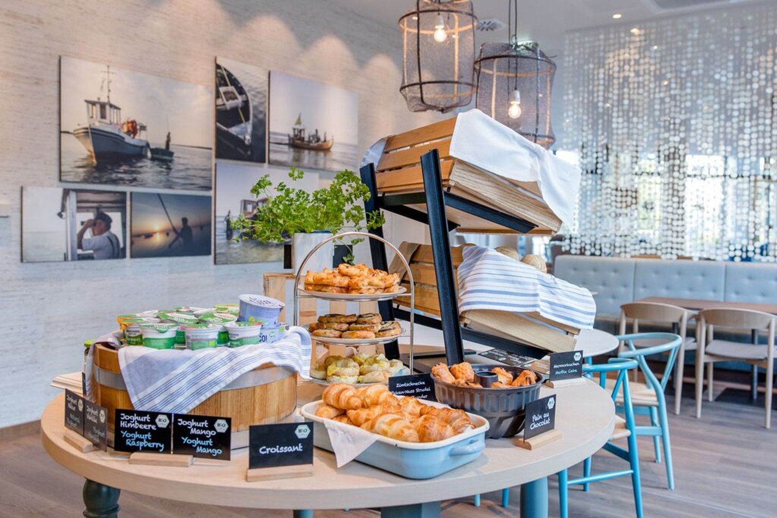 Hotel Motel One Rostock, one lounge