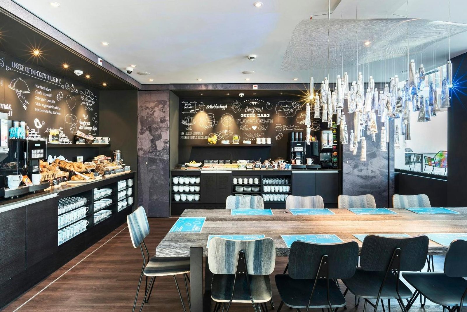 Hotel Motel One Basel, the one lounge