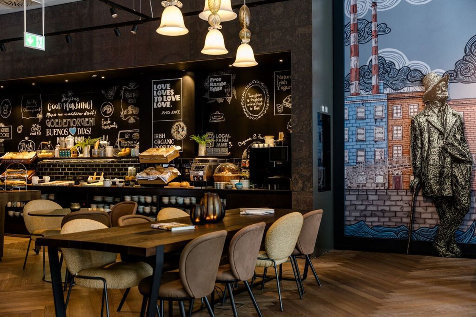 Motel One Dublin, at the table