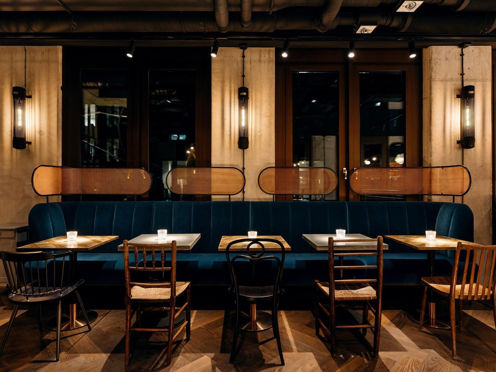 Ruby Louise Hotel Frankfurt by IHG, at the table