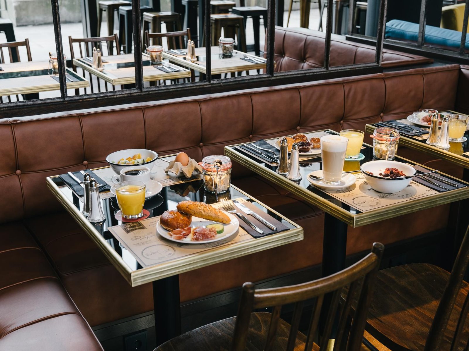 Ruby Lilly Hotel Munich by IHG, at the table