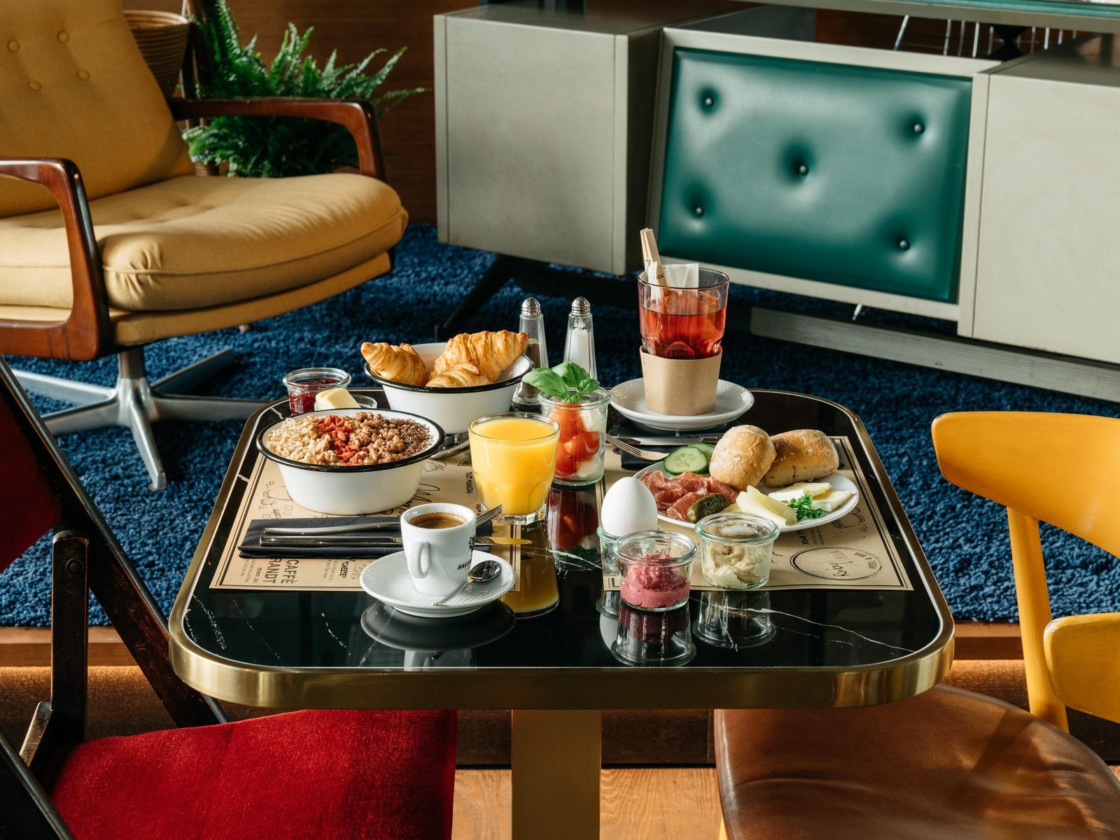 Ruby Ella Hotel Cologne by IHG, ruby ella bar & café