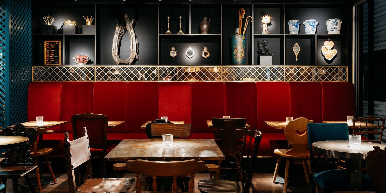 Ruby Rosi Hotel Munich by IHG, at the table