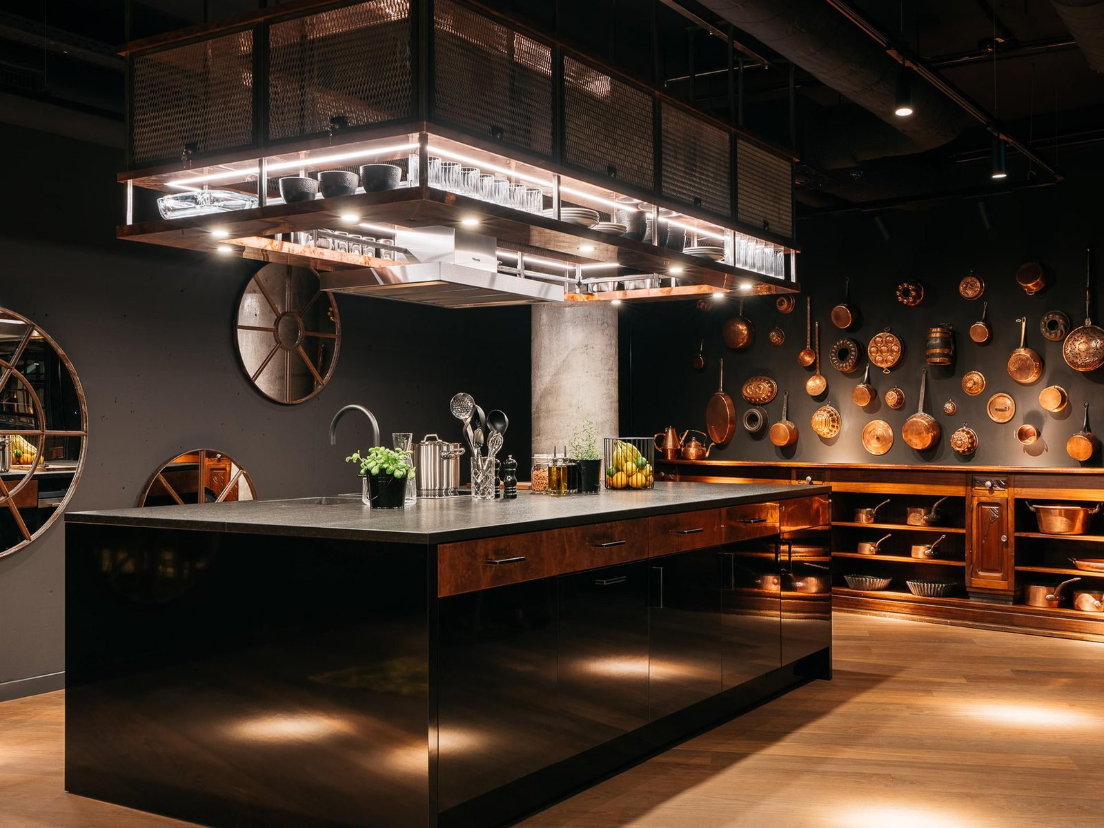 Ruby Hanna Hotel Stuttgart by IHG, at the table