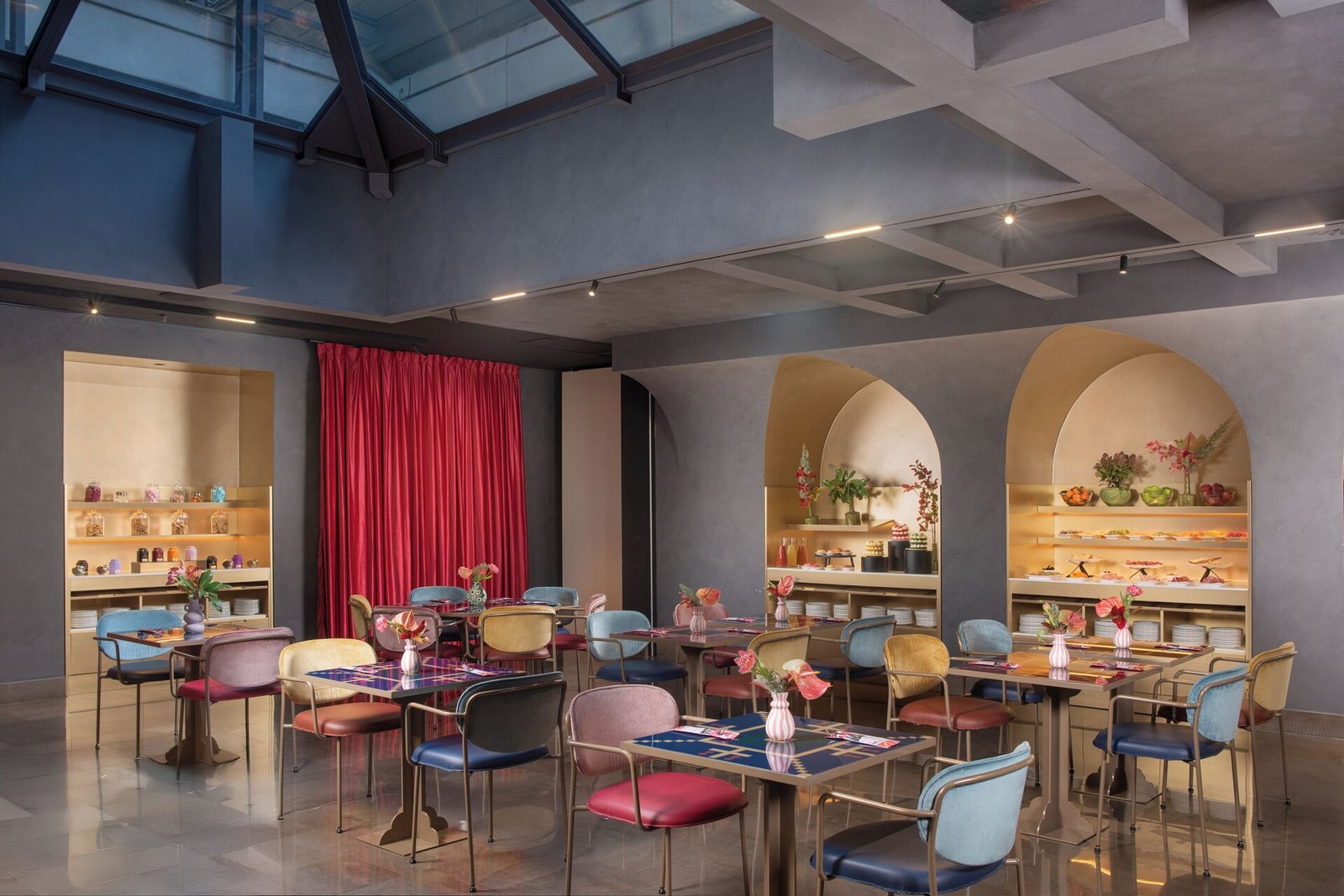 Hotel nhow Roma Vittorio Veneto, at the table