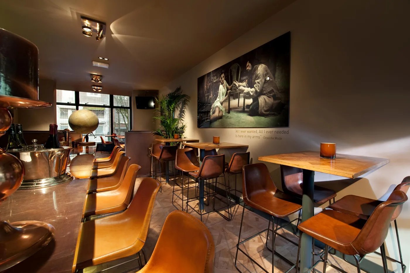 Max Brown Hotel Museum Square, at the table