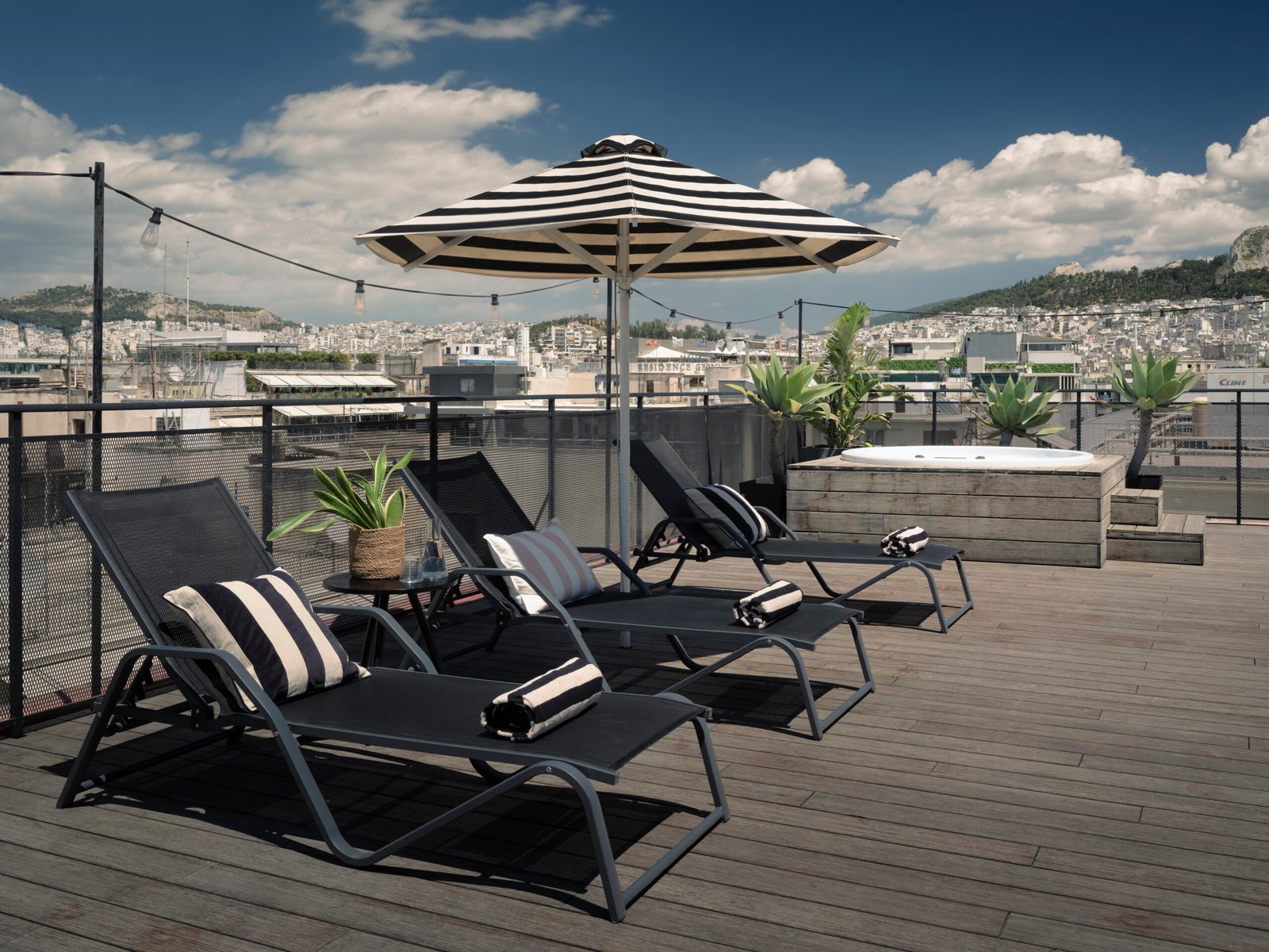 Max Brown Hotel Downtown, part of Sircle Collection, gym and hot tub