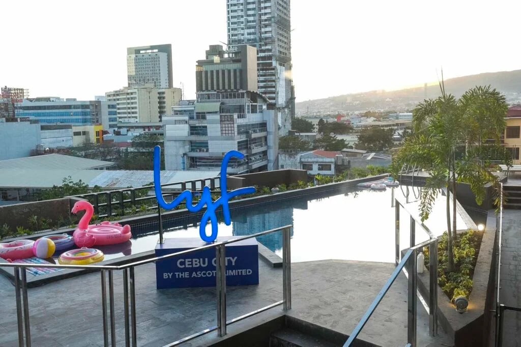 lyf Cebu City, the pool