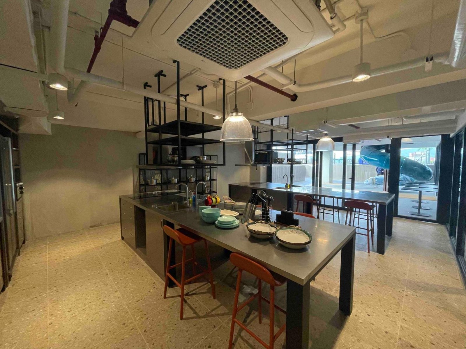 lyf Cebu City, bond
