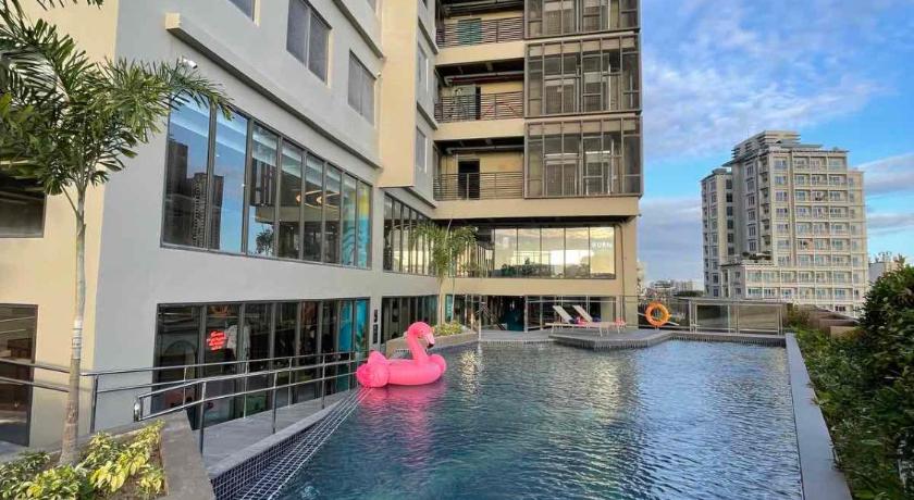 lyf Cebu City, the pool
