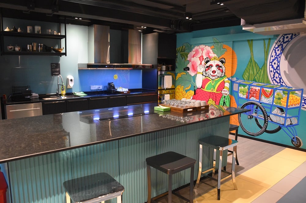 lyf Sukhumvit 8 Bangkok, bond