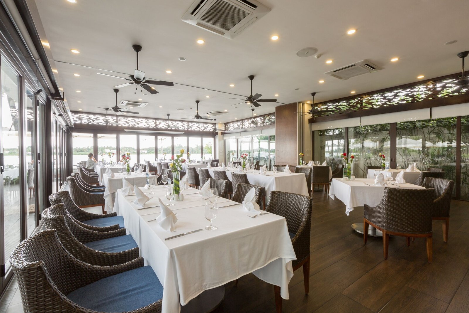 Villa Sông Saigon — eat & drink
