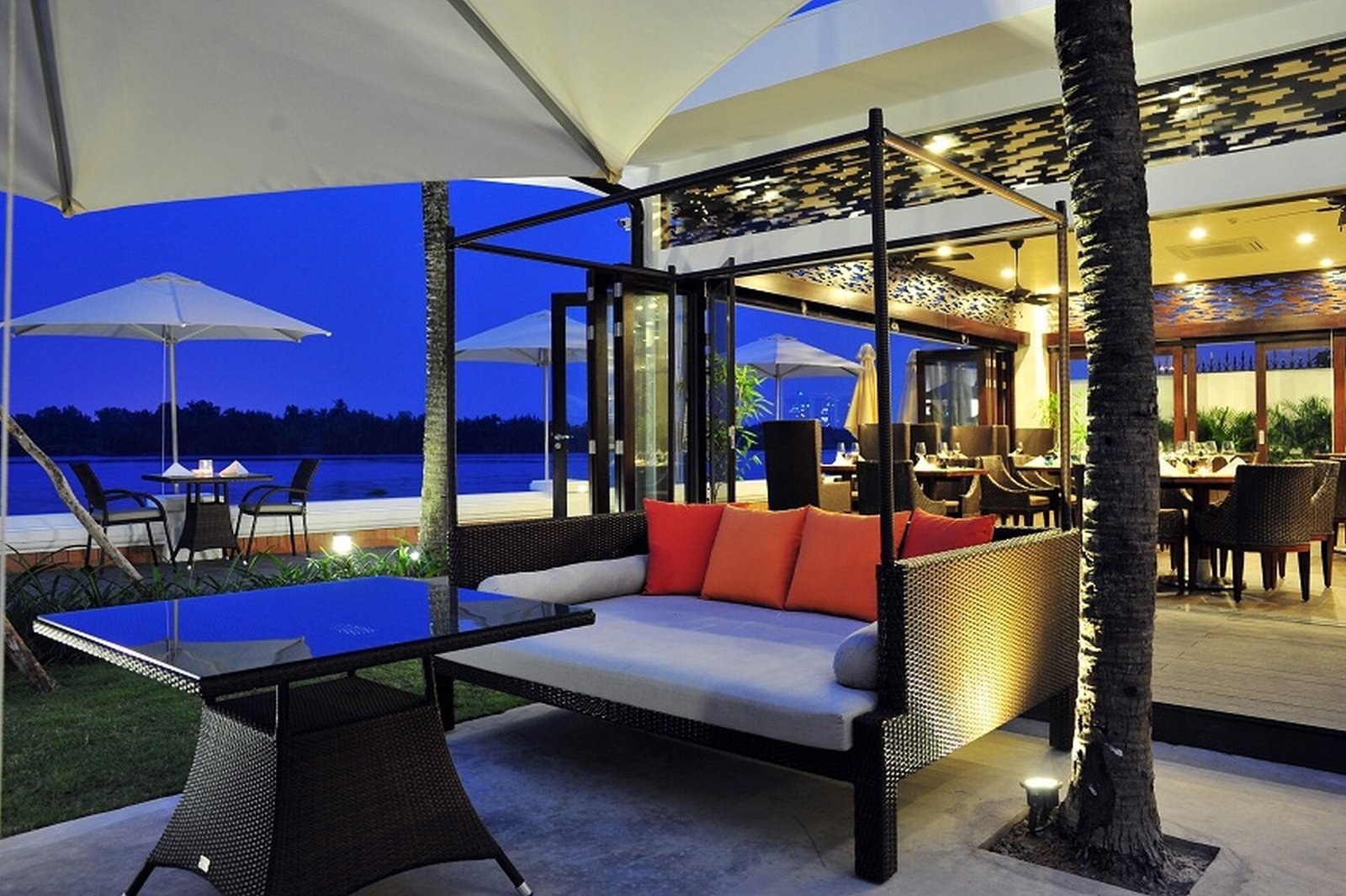 Villa Sông Saigon — vibe