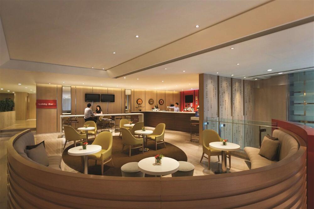 JEN Hong Kong by Shangri-La, at the table