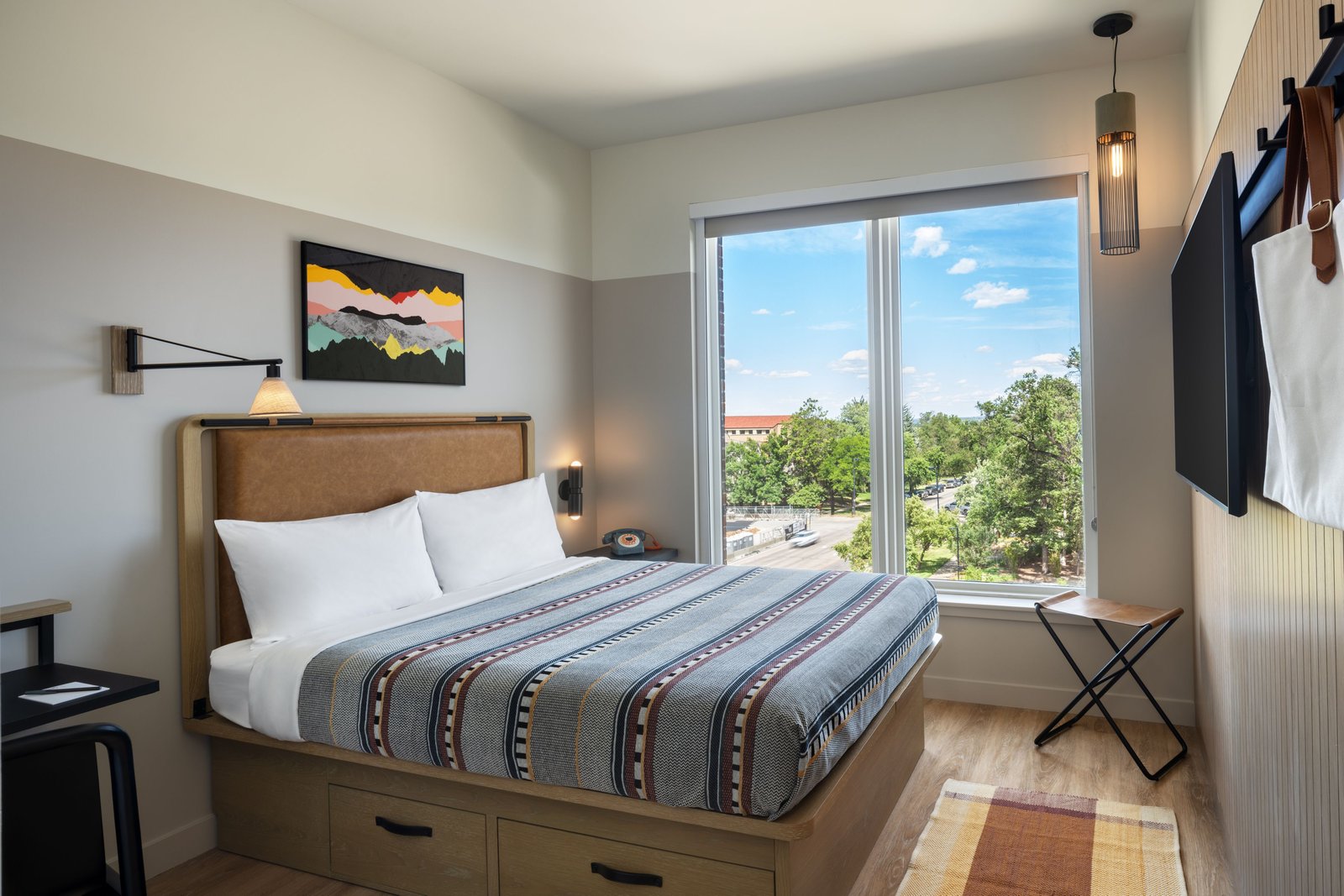 Moxy Boulder University, rooms