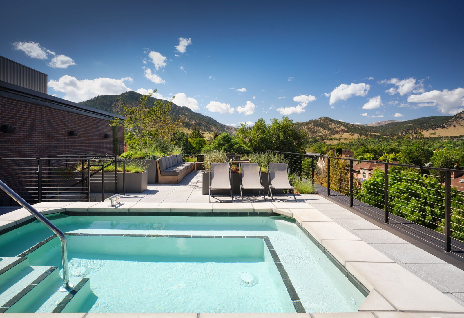 Moxy Boulder University, the whirlpool and gym