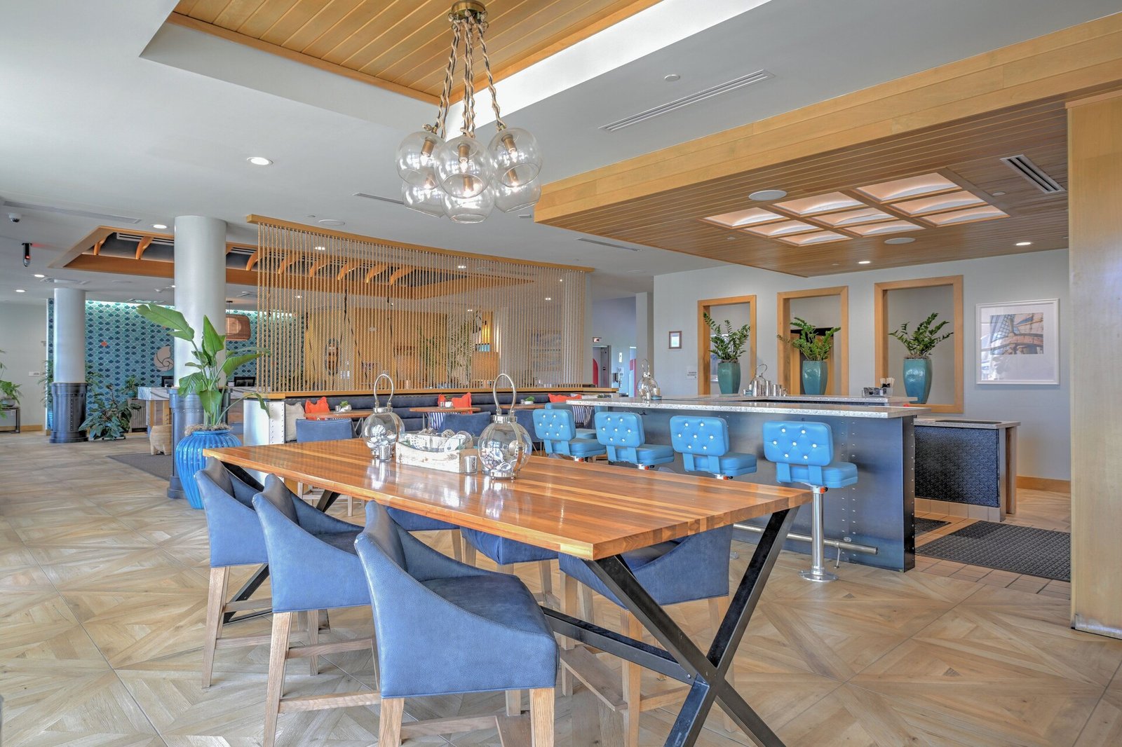 Hotel Indigo Orange Beach - Gulf Shores by IHG, hunter's bend bar & bites