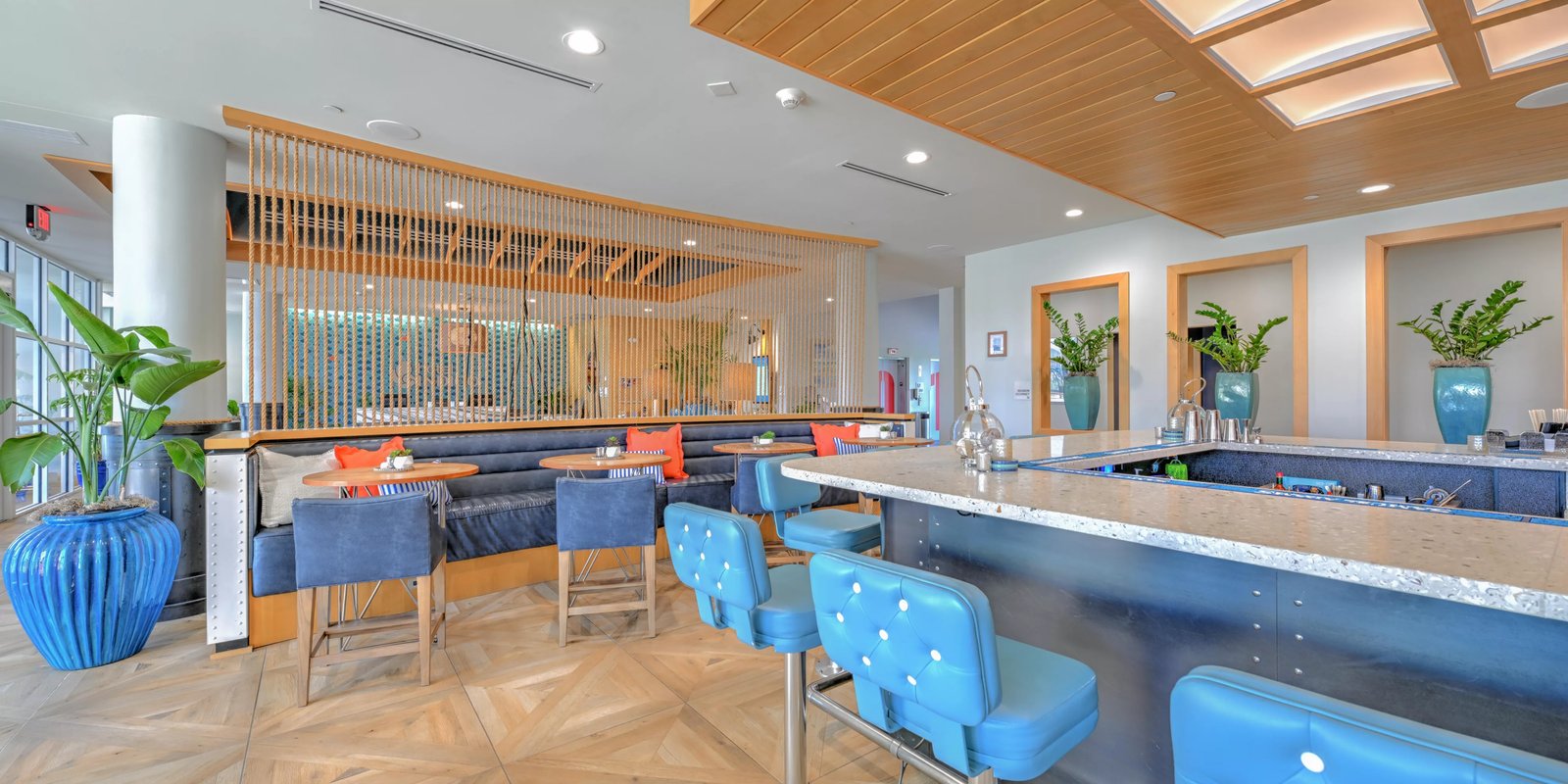Hotel Indigo Orange Beach - Gulf Shores by IHG, hunter's bend bar & bites