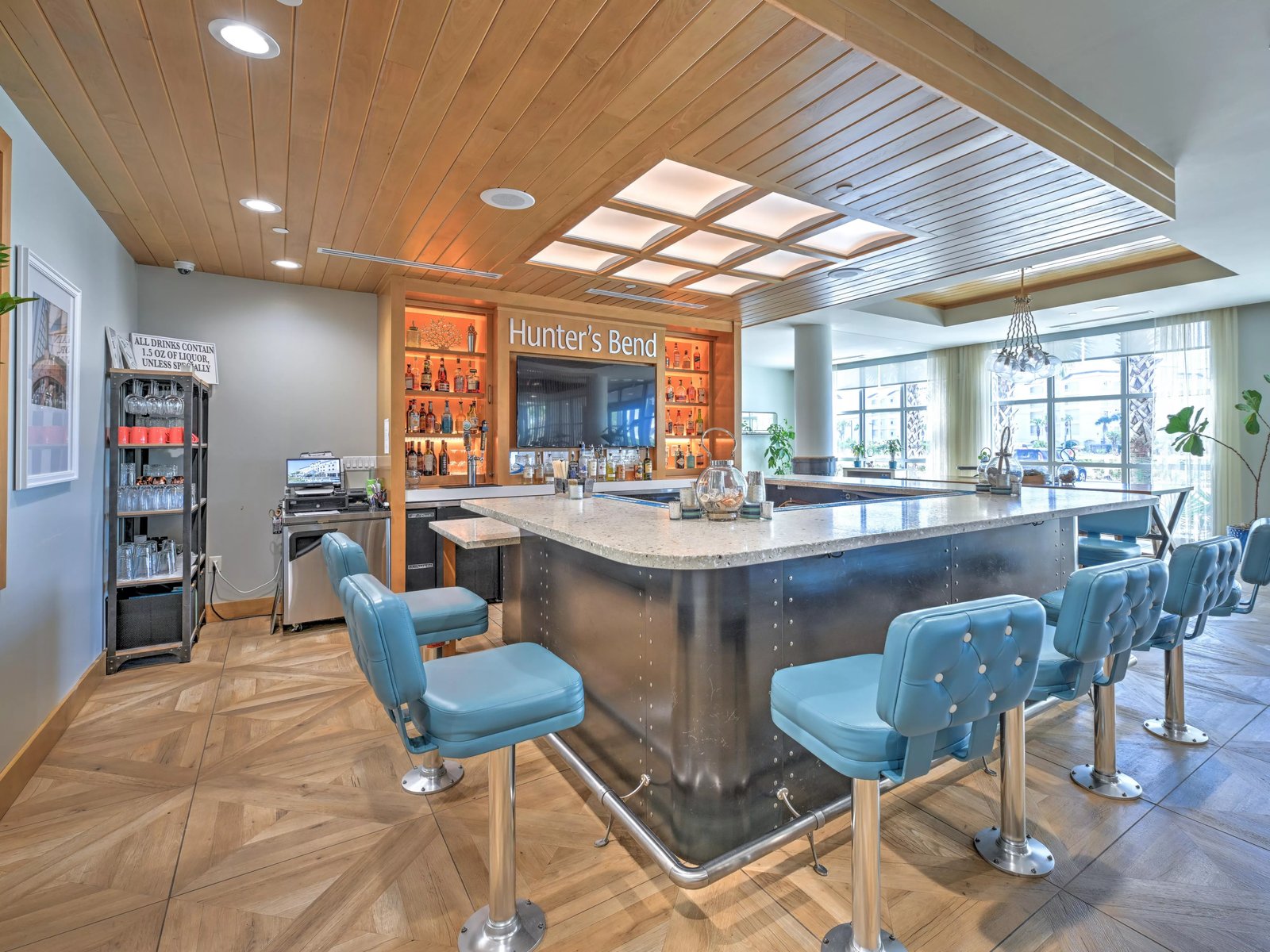 Hotel Indigo Orange Beach - Gulf Shores by IHG, hunter's bend bar & bites