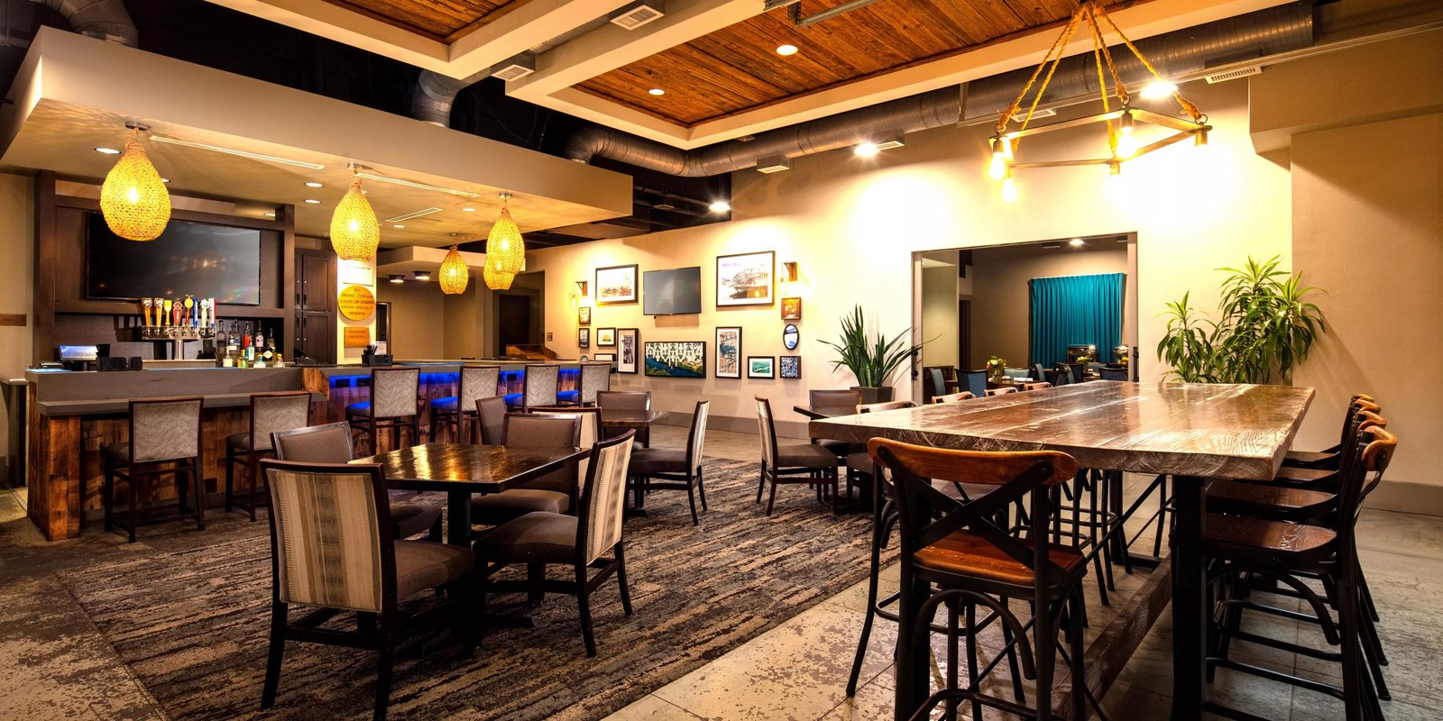 Hotel Indigo Tuscaloosa Downtown by IHG, shoals bar & kitchen