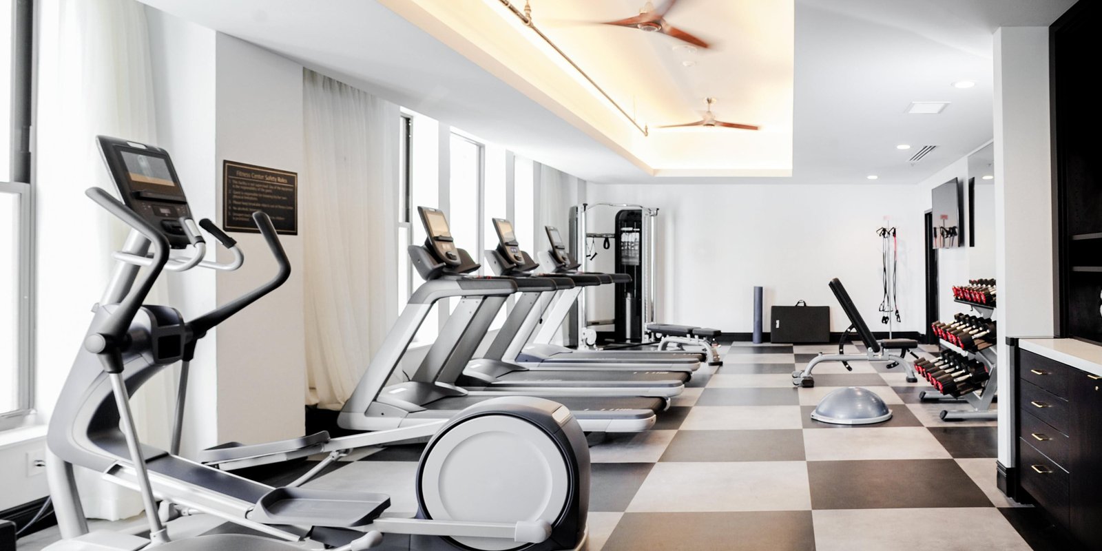 Hotel Indigo Kansas City Downtown by IHG, the gym