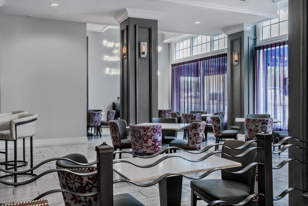 Hotel Indigo Dallas Downtown by IHG, at the table
