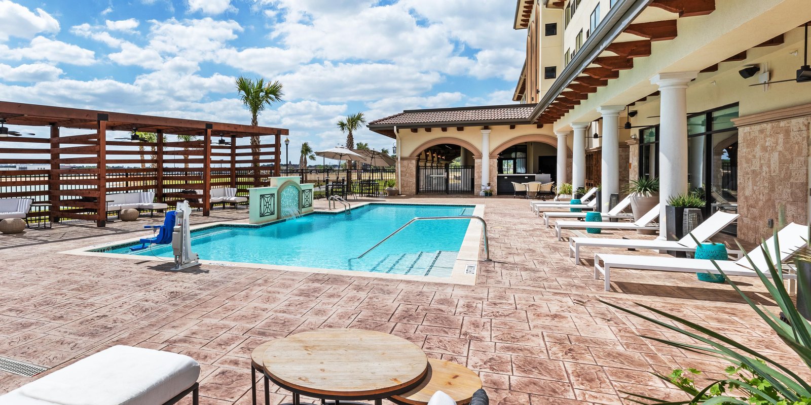 Hotel Indigo Spring – Woodlands Area by IHG, the pool