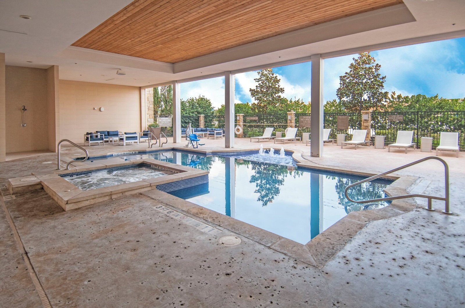 Hotel Indigo Waco - Baylor by IHG, the pool