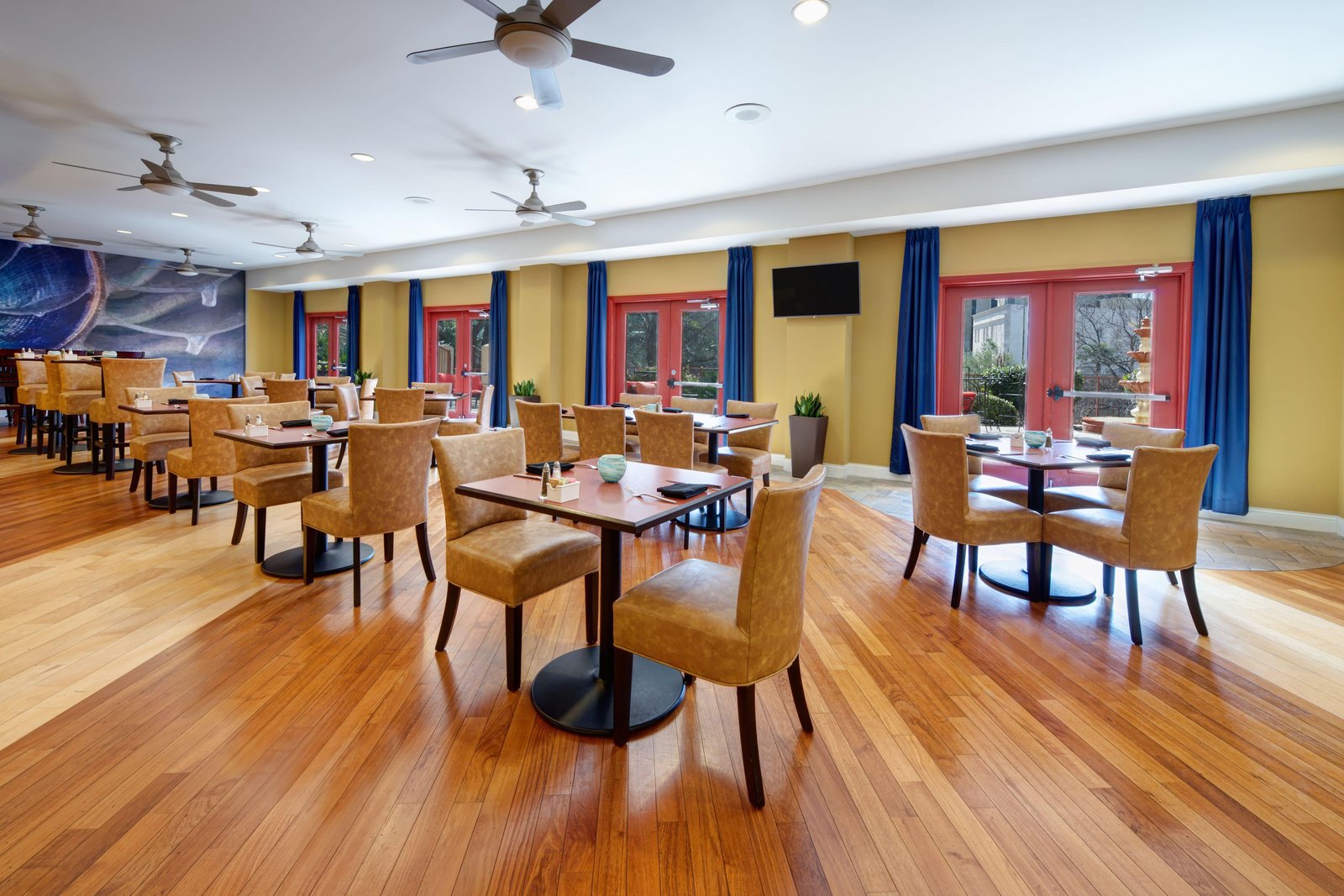 Hotel Indigo San Antonio-Riverwalk by IHG, at the table