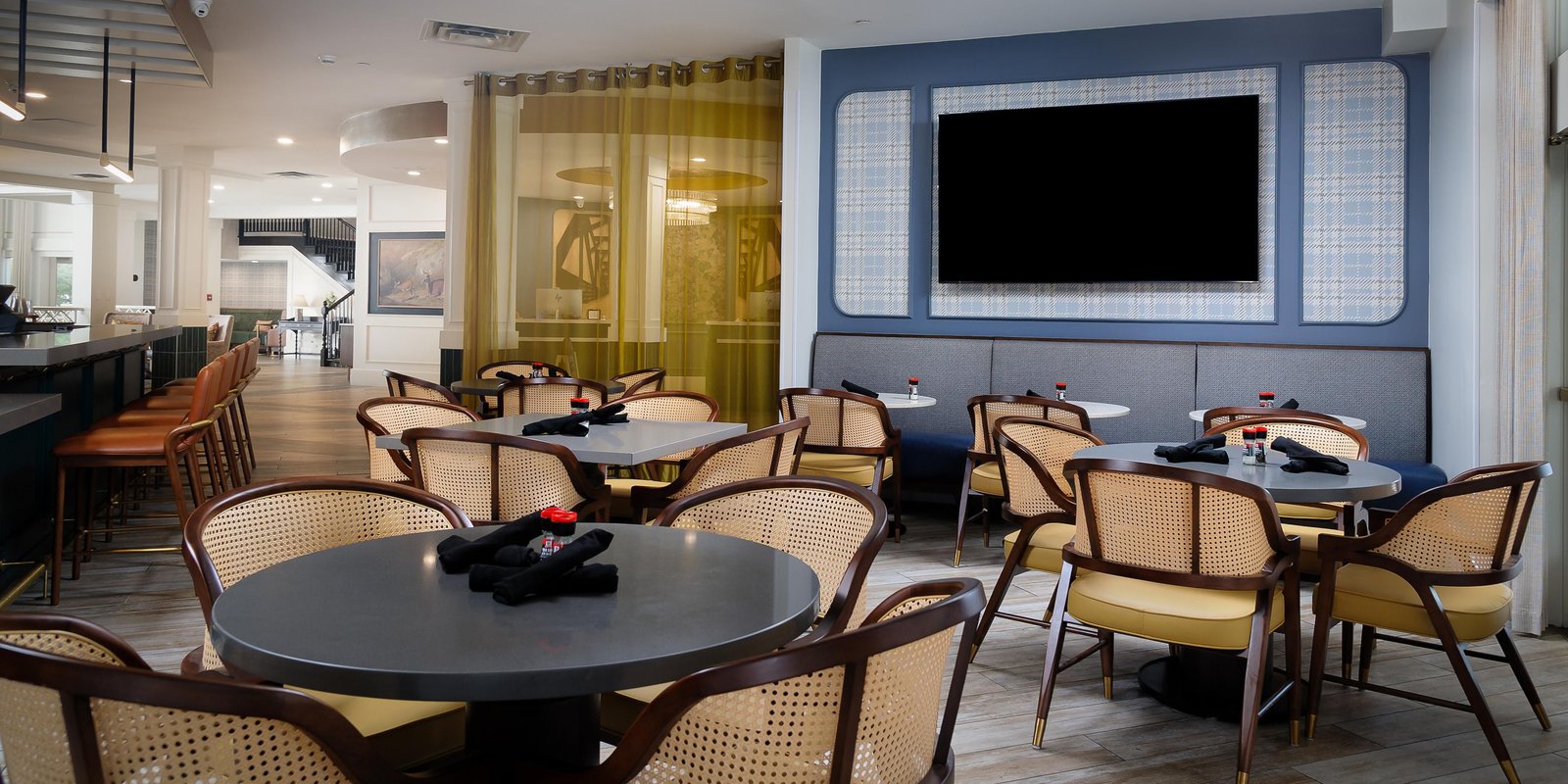 Hotel Indigo Atlanta-Vinings Ballpark Area by IHG, the public house