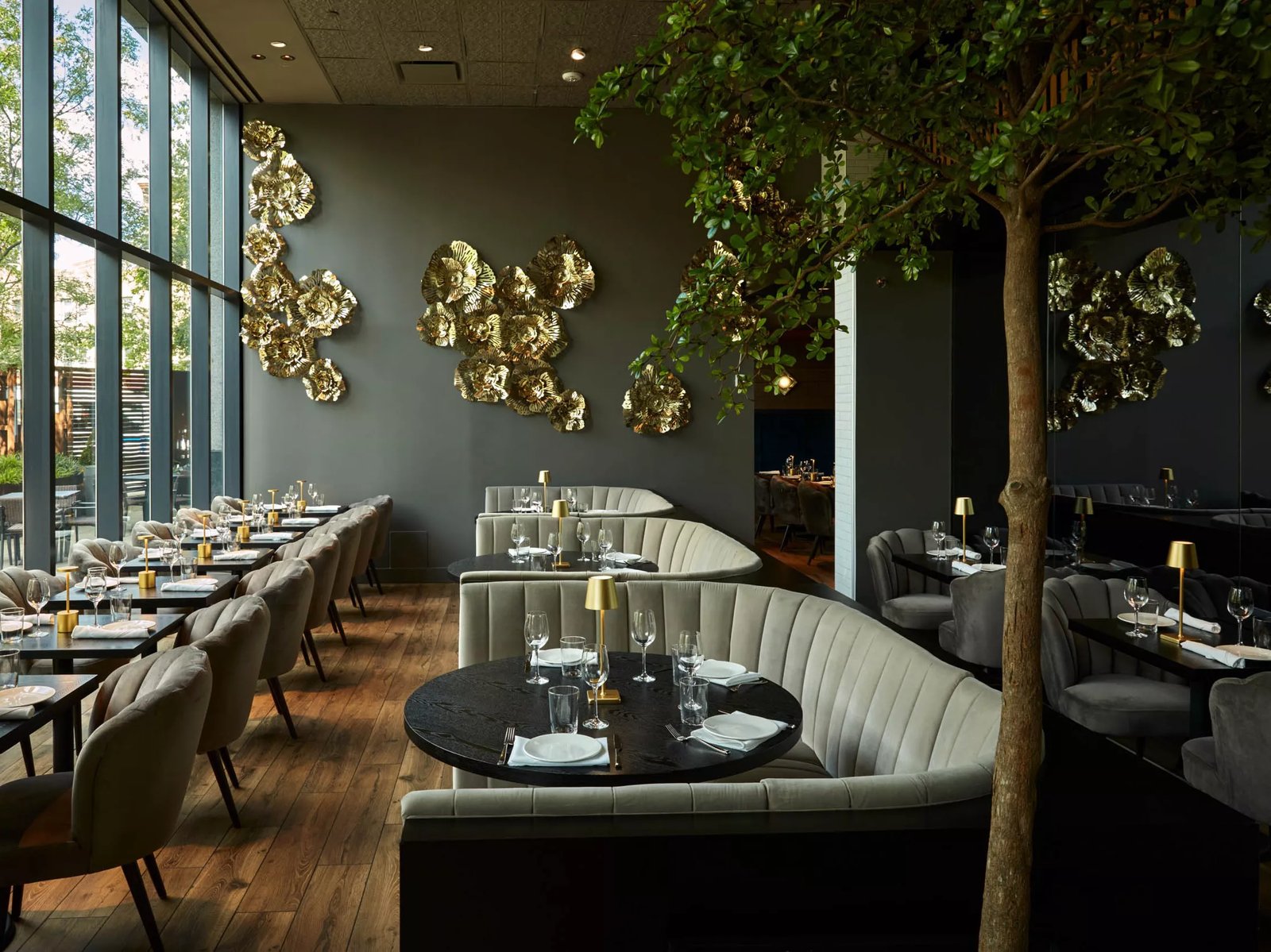 Hotel Indigo Williamsburg - Brooklyn by IHG, at the table
