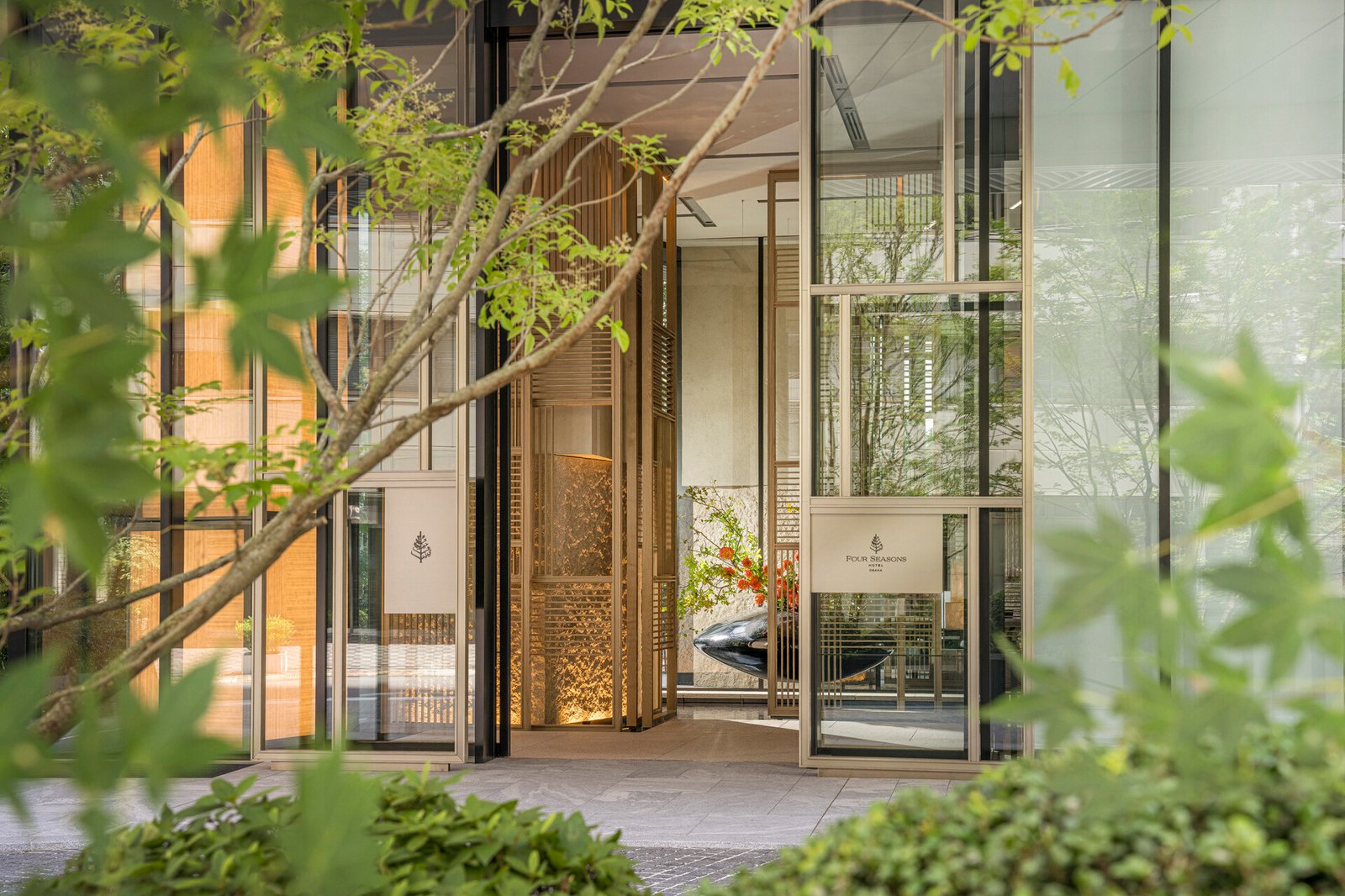 Four Seasons Hotel Osaka — vibe
