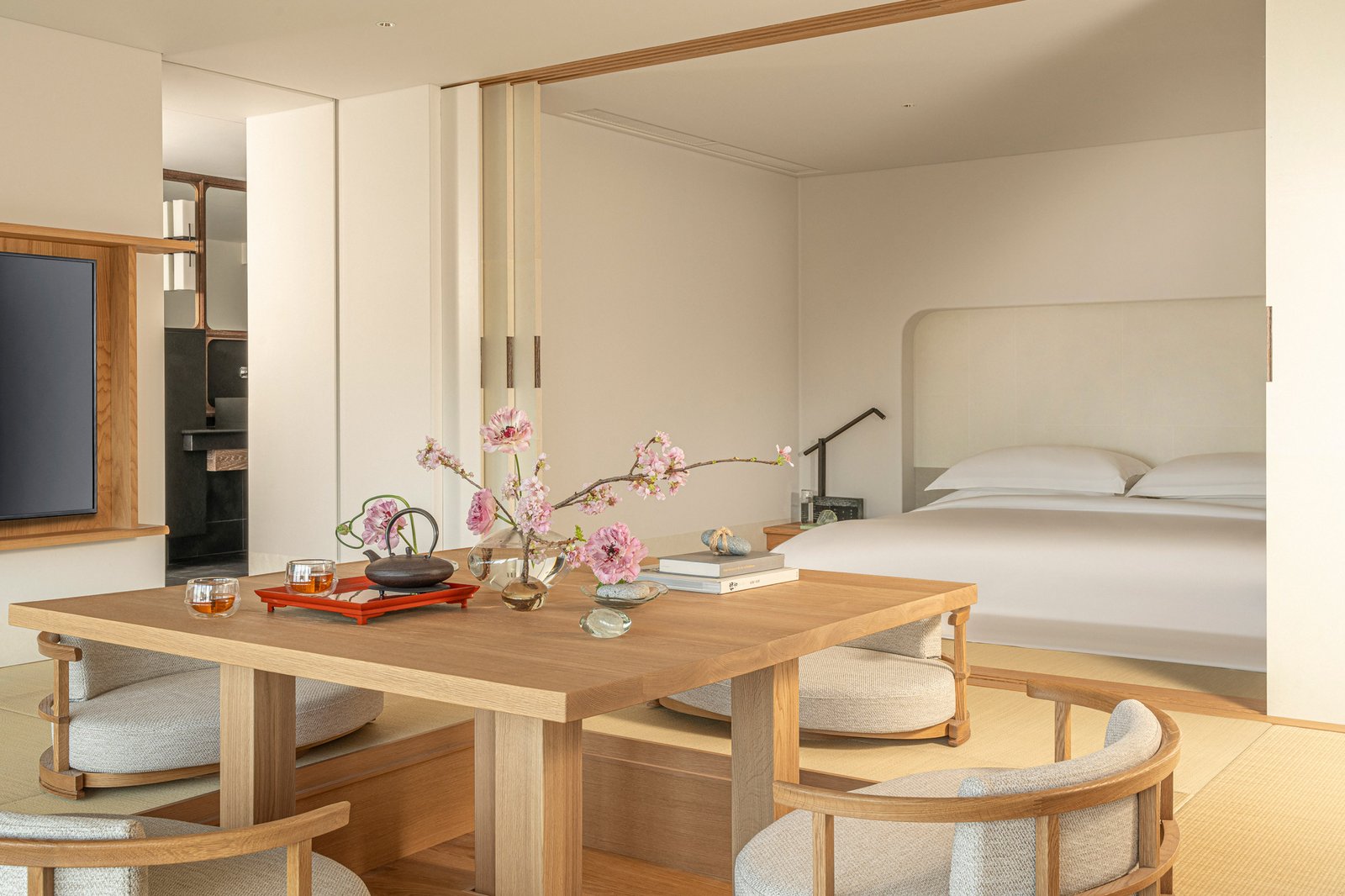 Four Seasons Hotel Osaka — rooms