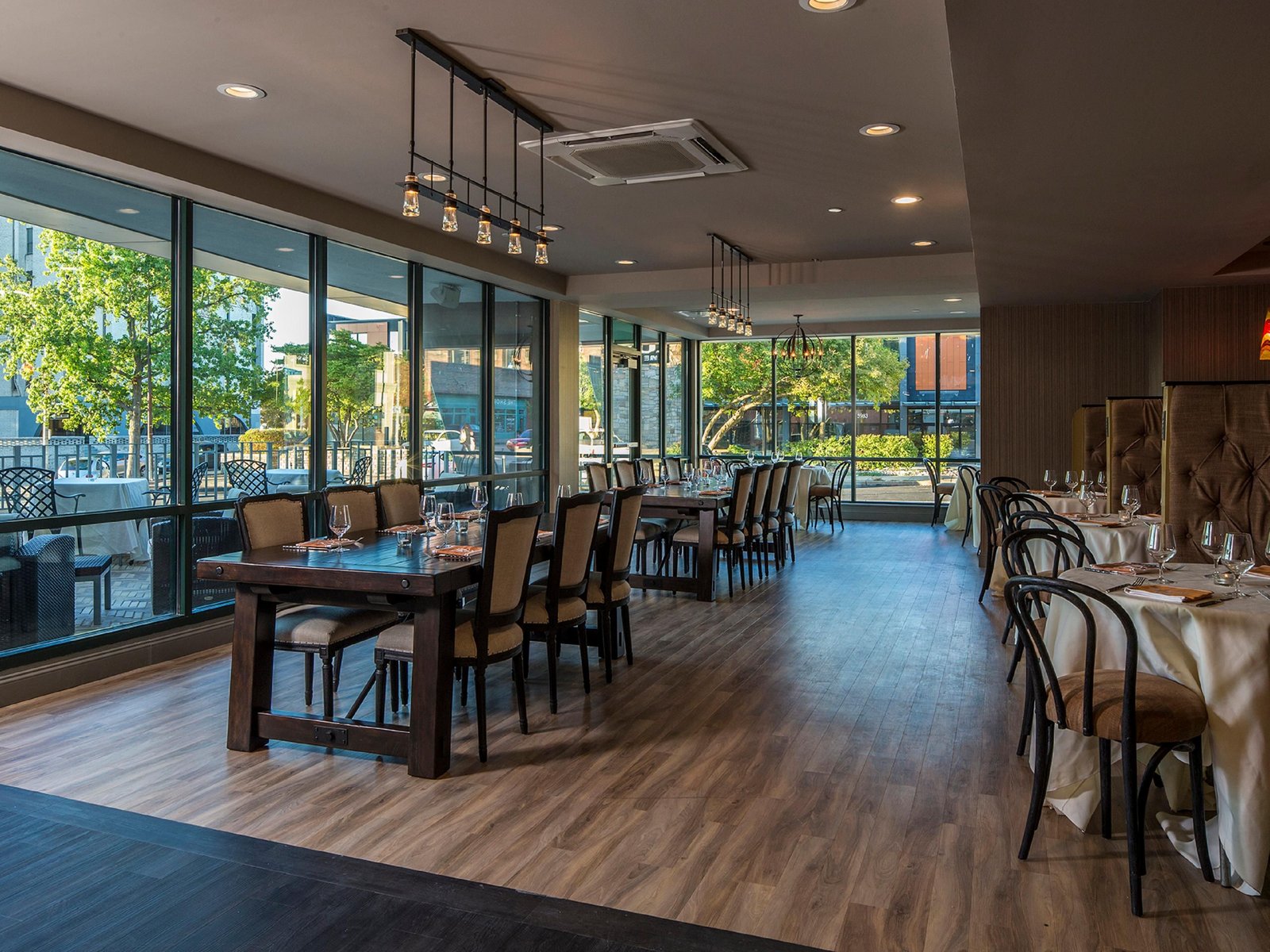 Hotel Indigo Pittsburgh East Liberty by IHG, at the table