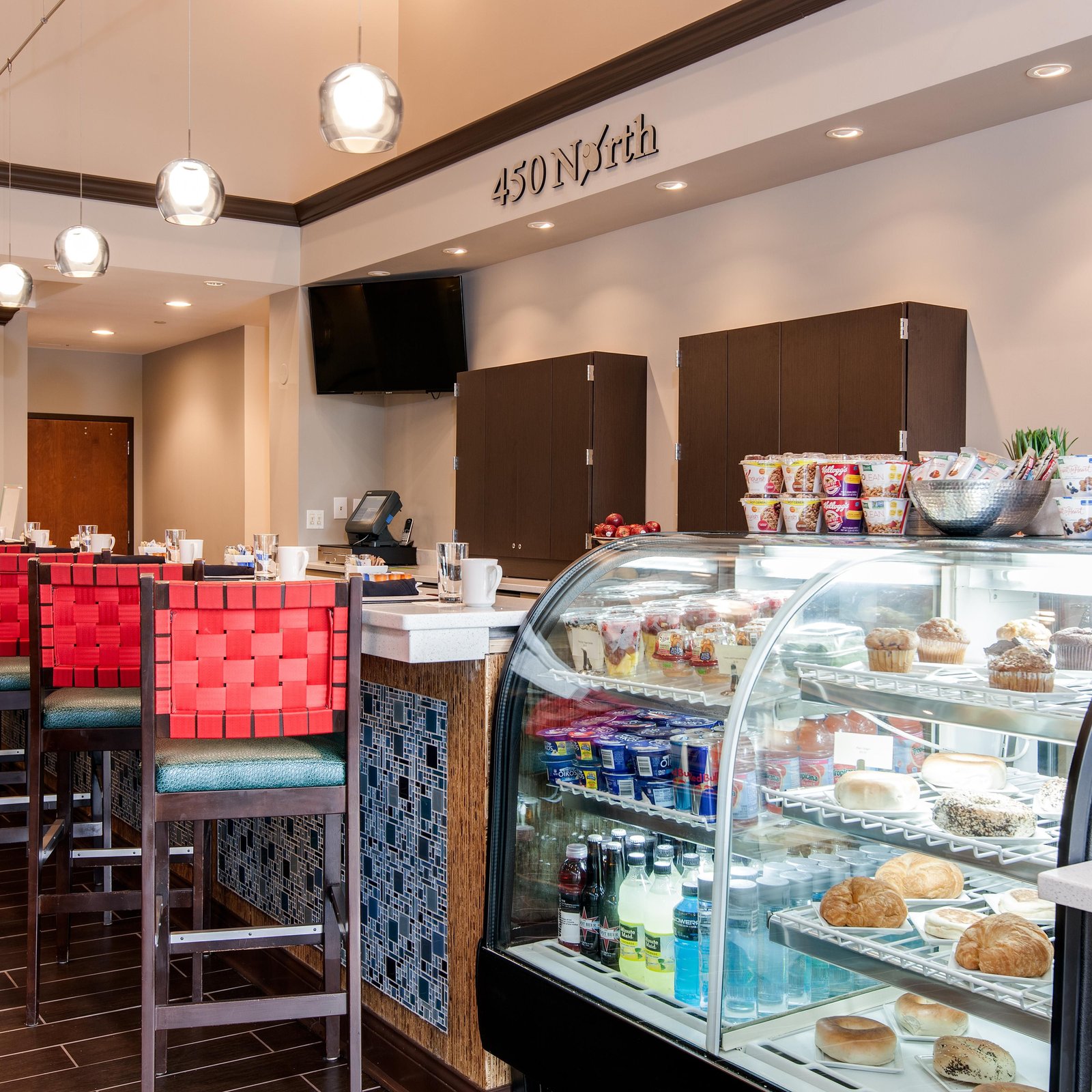 Hotel Indigo Chicago-Vernon Hills by IHG, 450 north bar & bistro