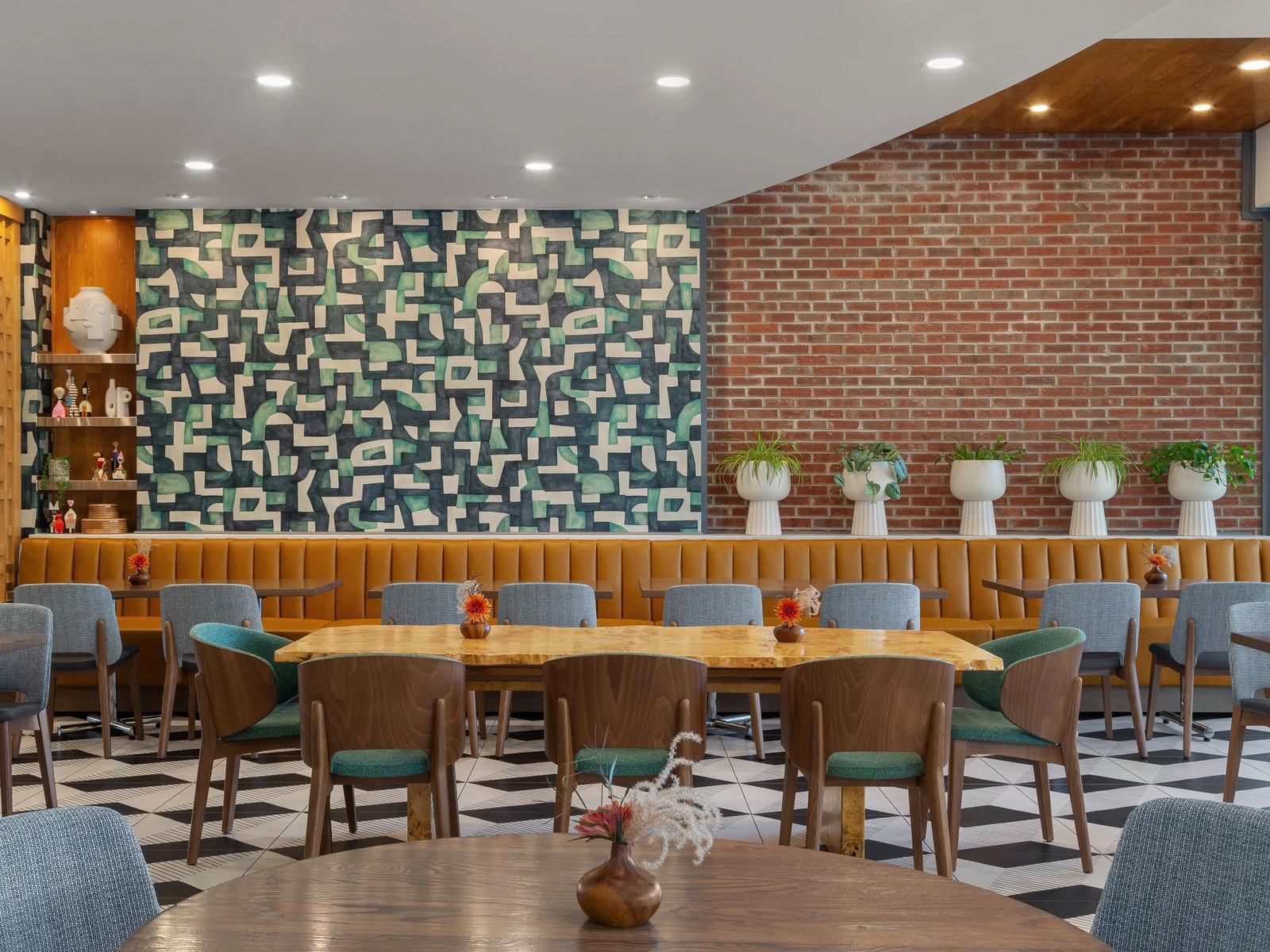 Hotel Indigo Columbus Architectural Center by IHG, the gallery kitchen + bar
