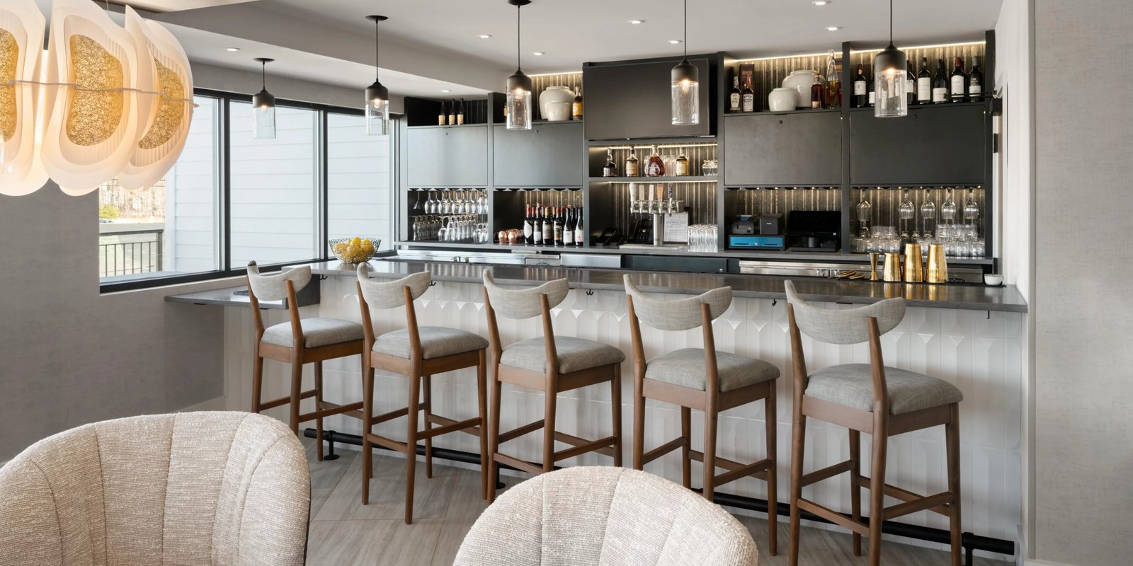 Hotel Indigo North Conway by IHG, at the table