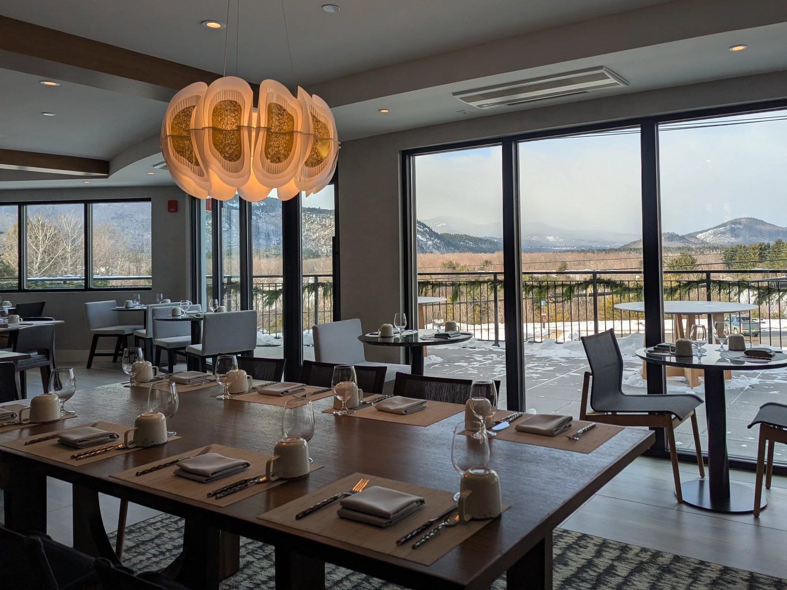 Hotel Indigo North Conway by IHG, the viewpoint rooftop eatery & bar