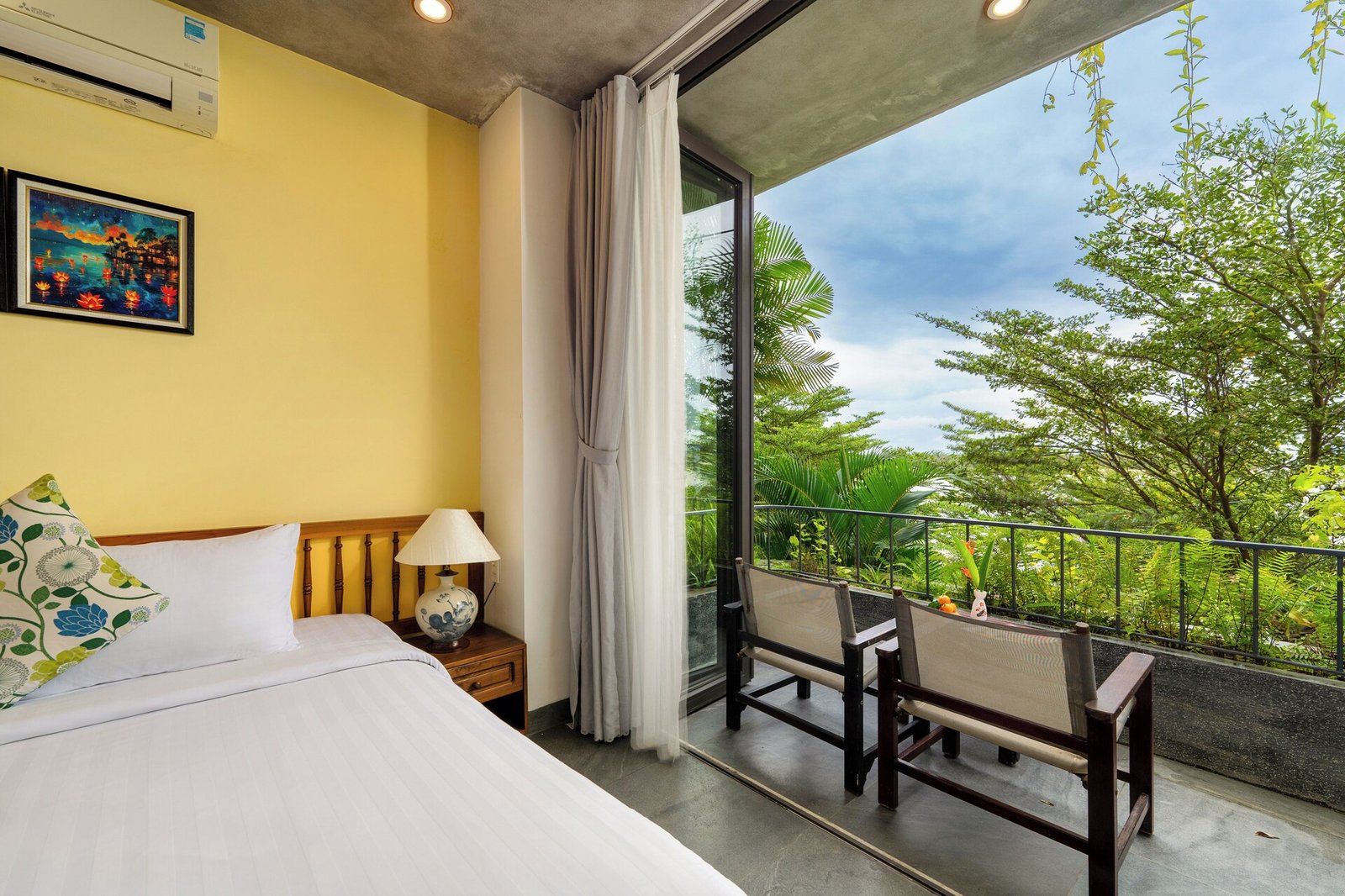 Gia Huy Riverside Hotel — rooms