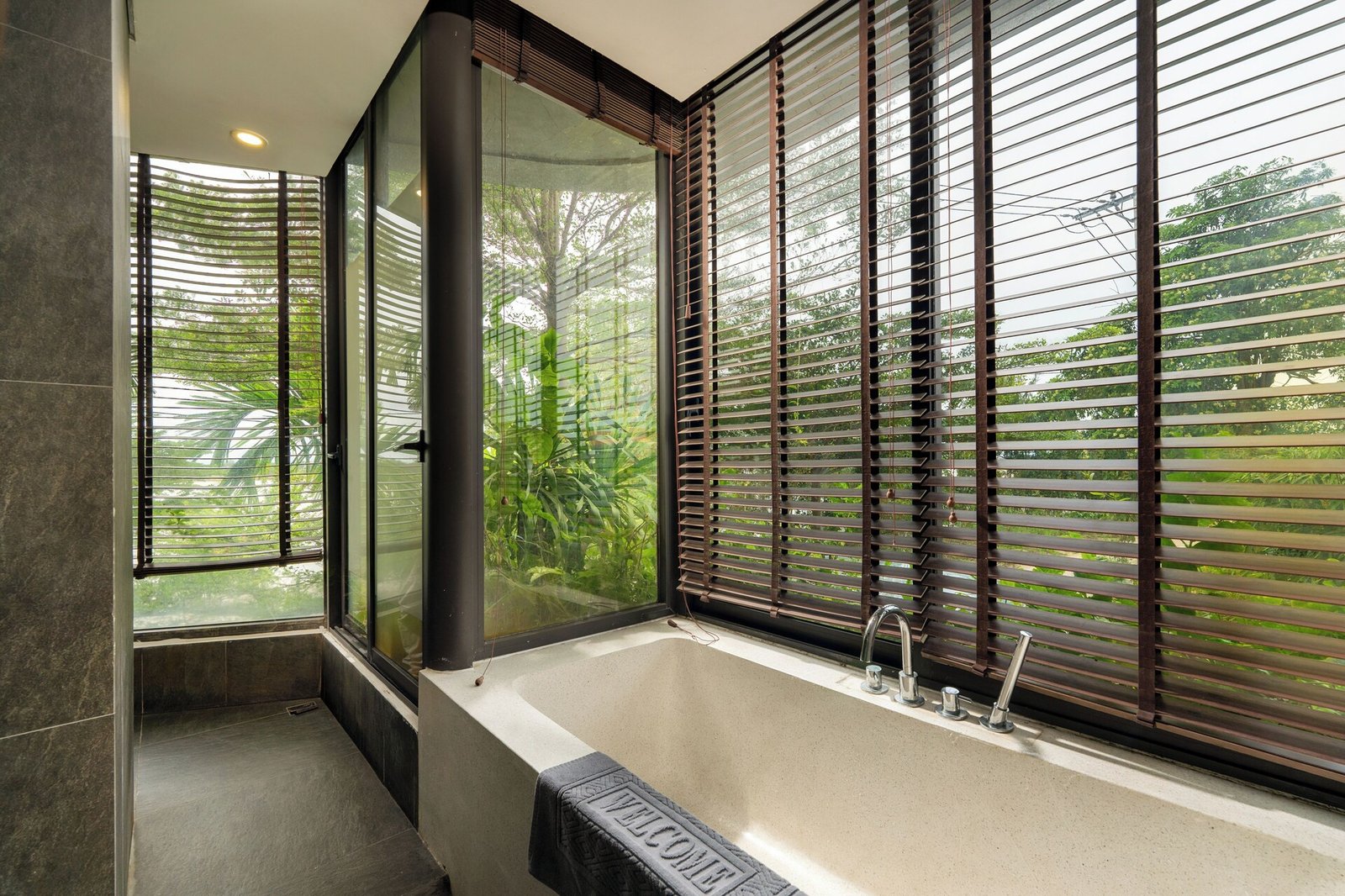 Gia Huy Riverside Hotel — rooms