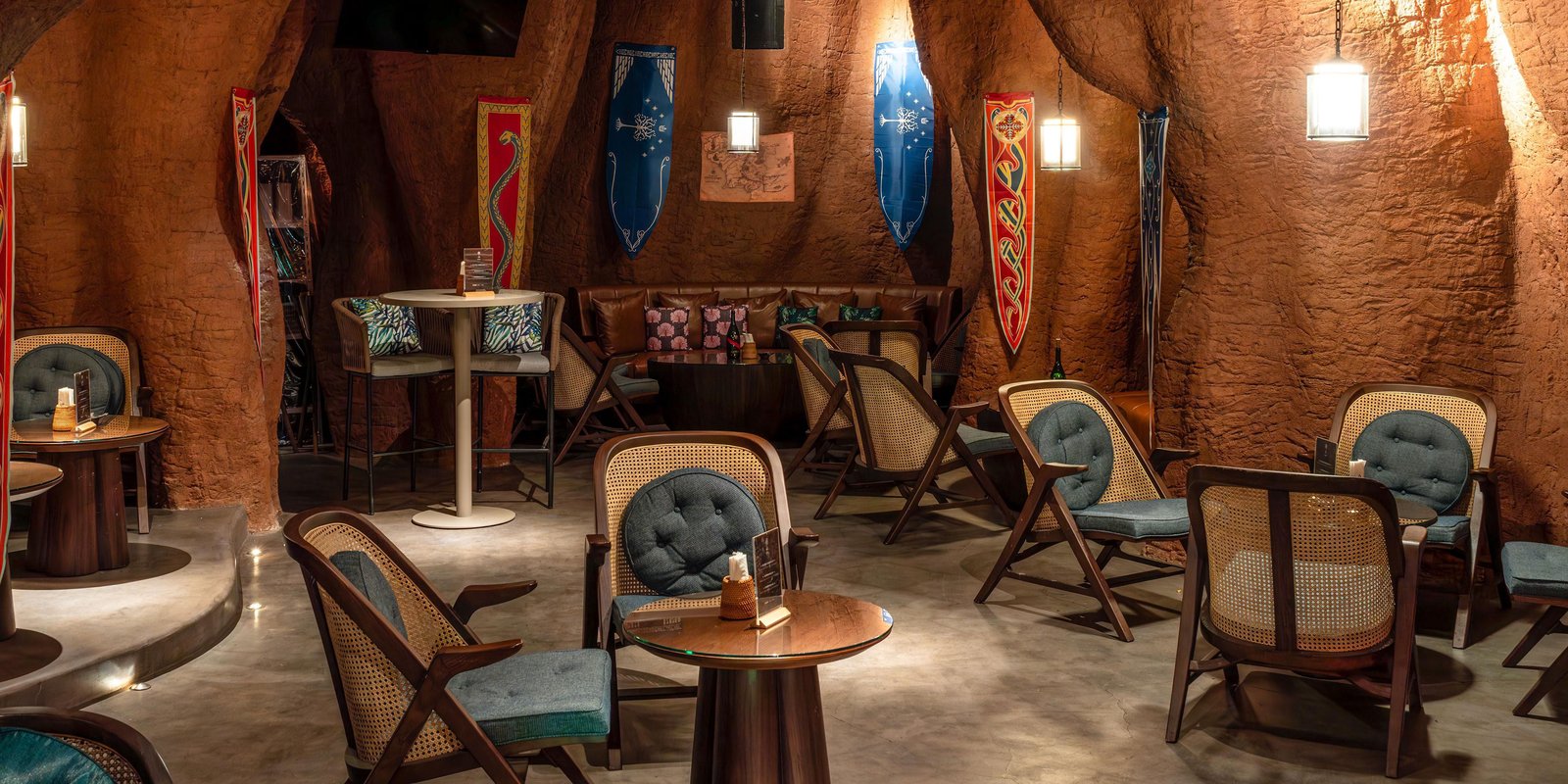 Hotel Indigo Anji, at the table