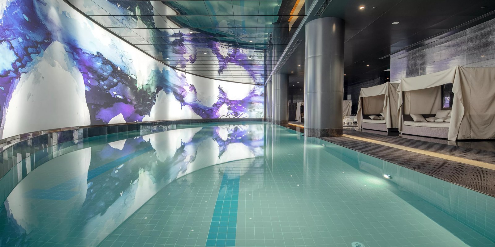 Hotel Indigo Shanghai Jing'An, the pool