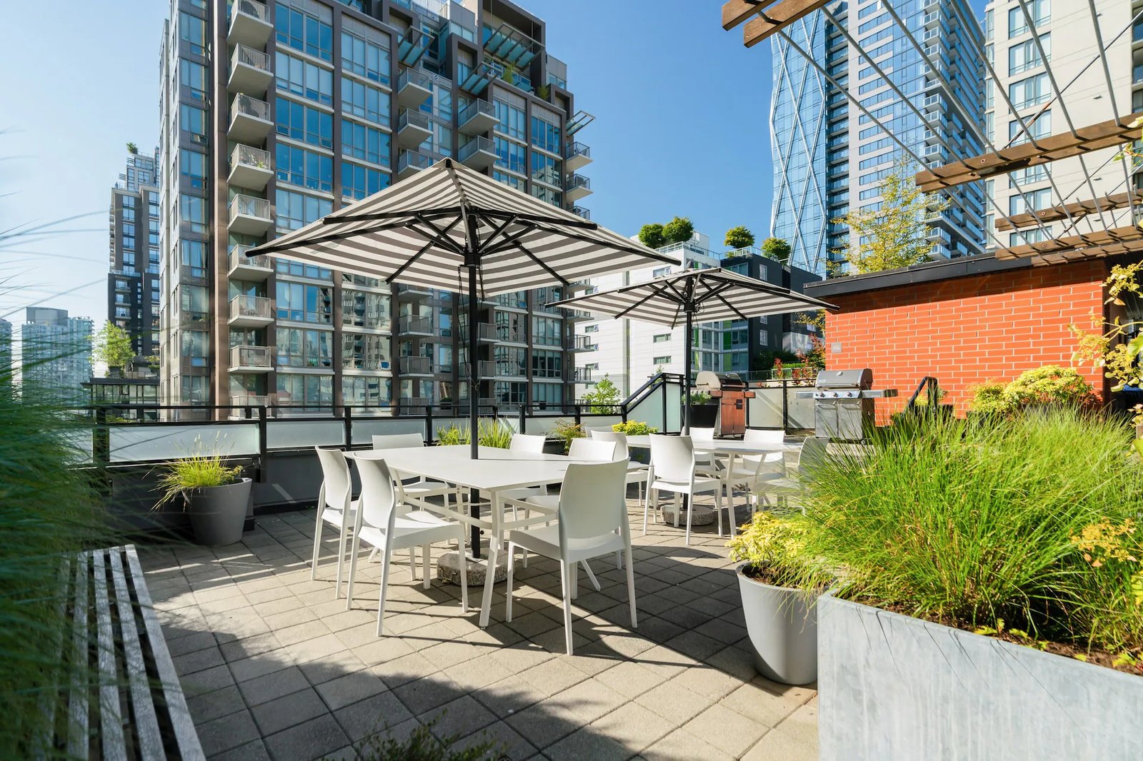 Level Vancouver Yaletown - Seymour — vibe